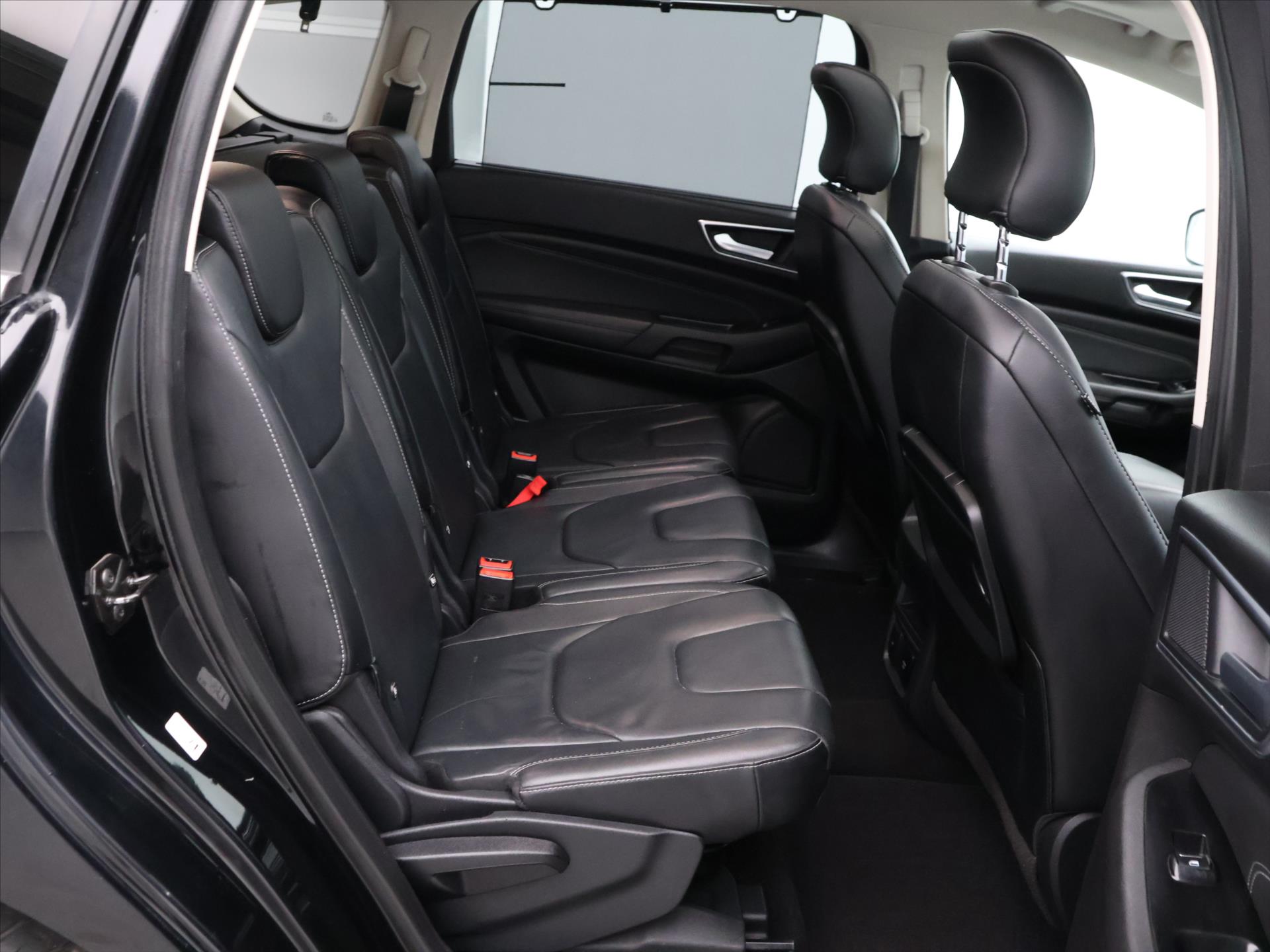 Ford S-max Ci Titanium 2.0 TD 110kW rok 2016, 240 781 km, Česko — foto 13 z 39