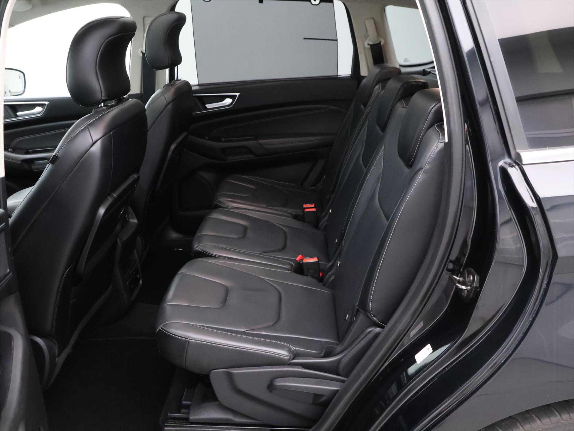 Ford S-max Ci Titanium 2.0 TD 110kW rok 2016, 240 781 km, Česko — foto 14 z 39