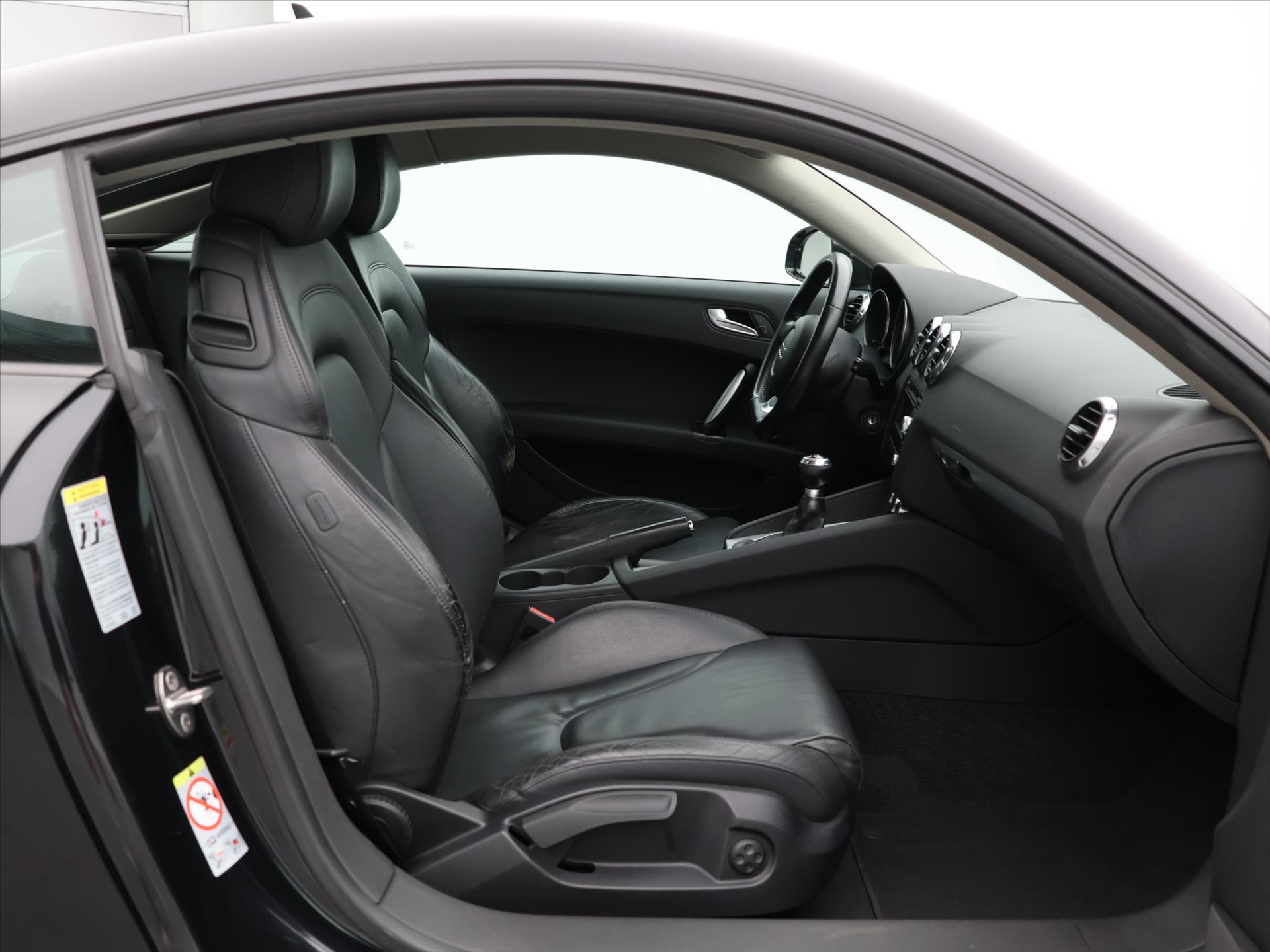 Audi Tt Kůže 2,0 TFSI 147kW automatic rok 2008, 145 441 km, Česko — foto 13 z 41