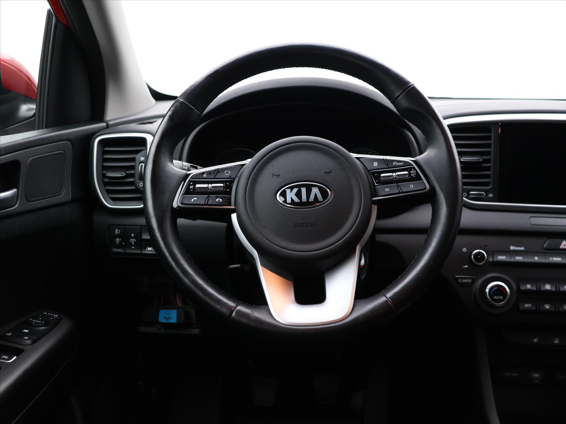 Kia Sportage 1,6 CRDI 100kW rok 2021, 174 632 km, Česko — foto 15 z 40