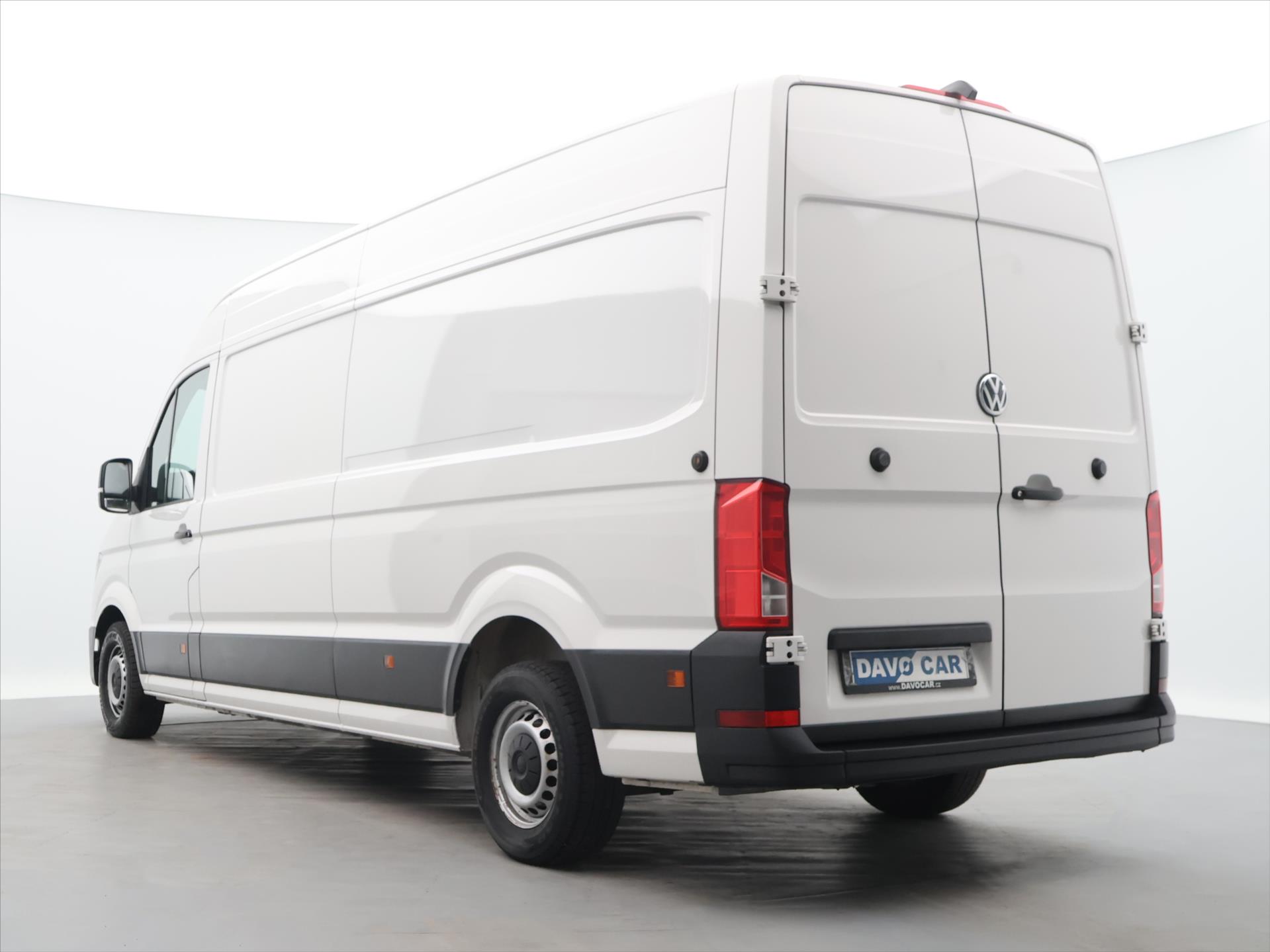 Volkswagen Crafter l4h2 2,0 TDI 103kW rok 2019, 214 447 km, Česko — foto 5 z 32