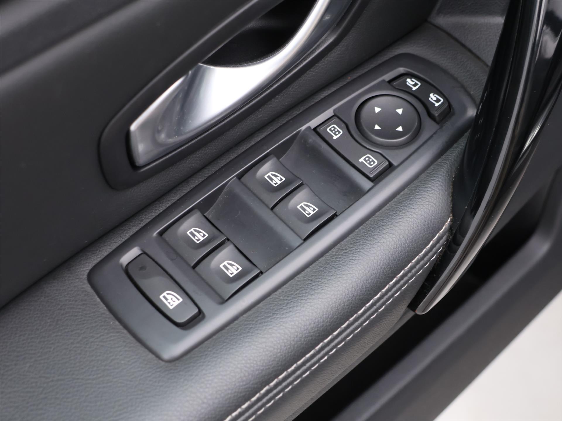 Renault Laguna 2,0 dCi 110 kw rok 2012, 174 359 km, Česko — foto 14 z 34