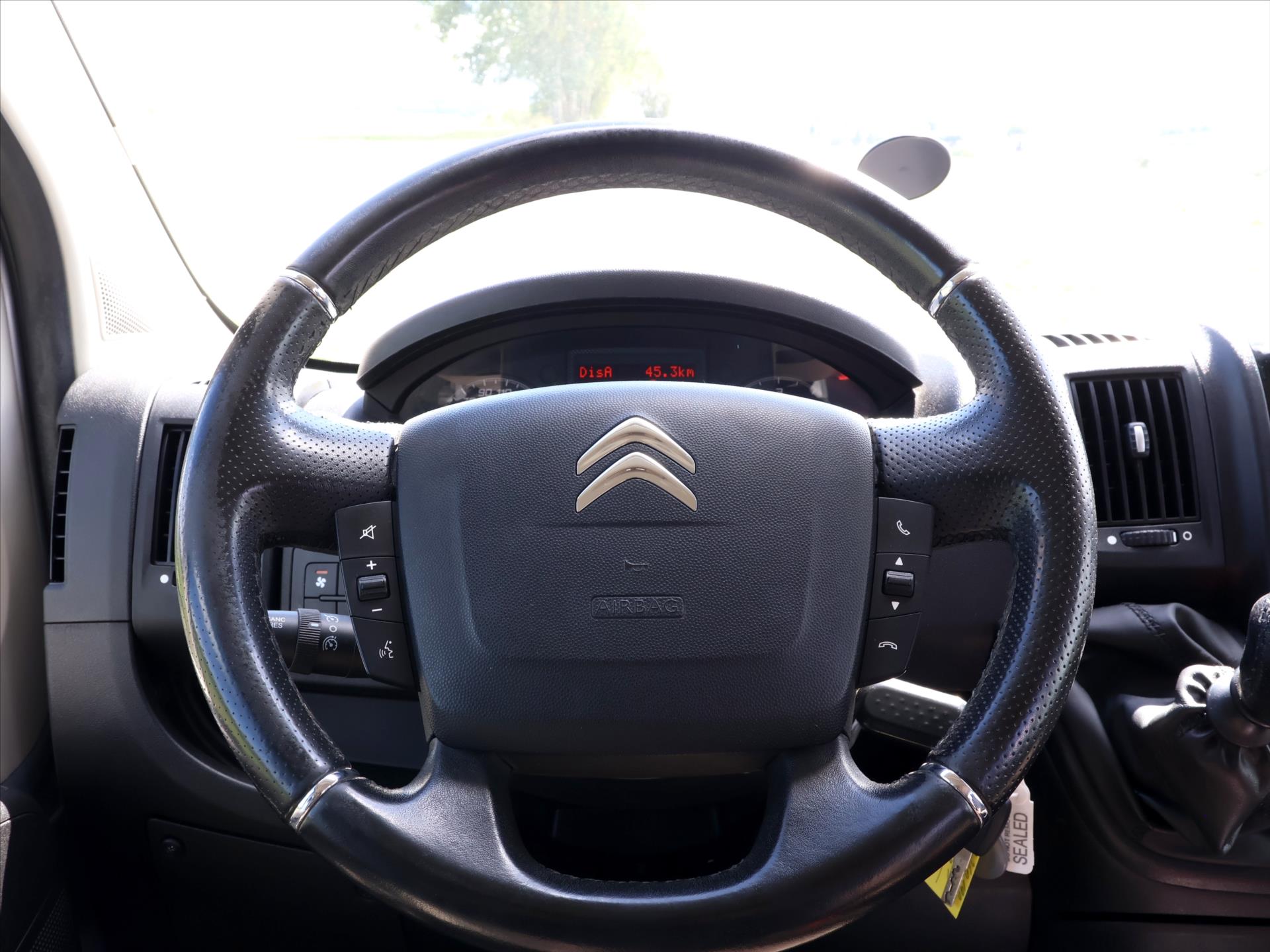 Citroen Jumper 8-Míst 2,0 HDi 120kW rok 2017, 127 115 km, Česko — foto 16 z 43