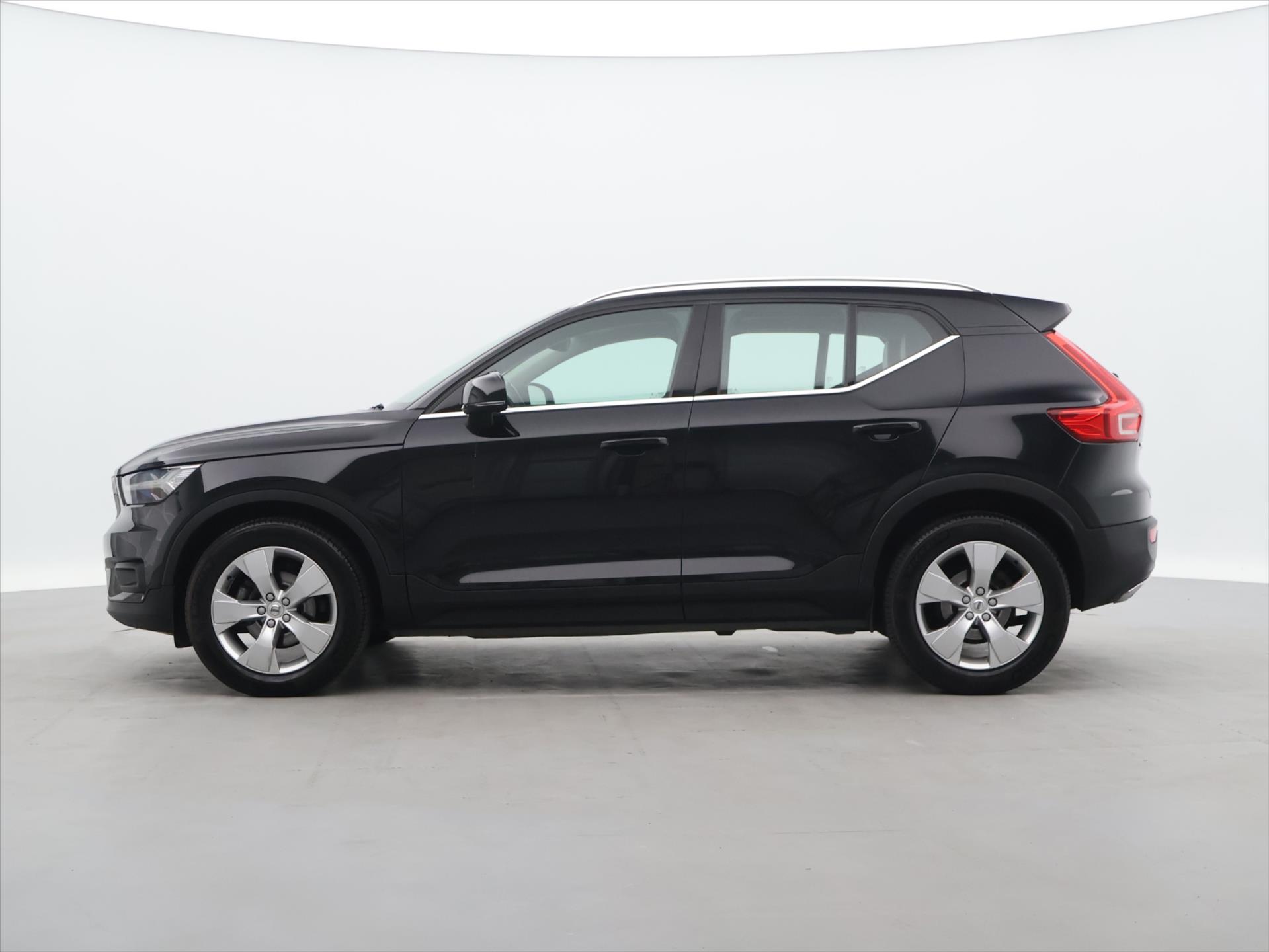 Volvo XC40 2,0 D 110kW rok 2018, 147 517 km, Česko — foto 4 z 40