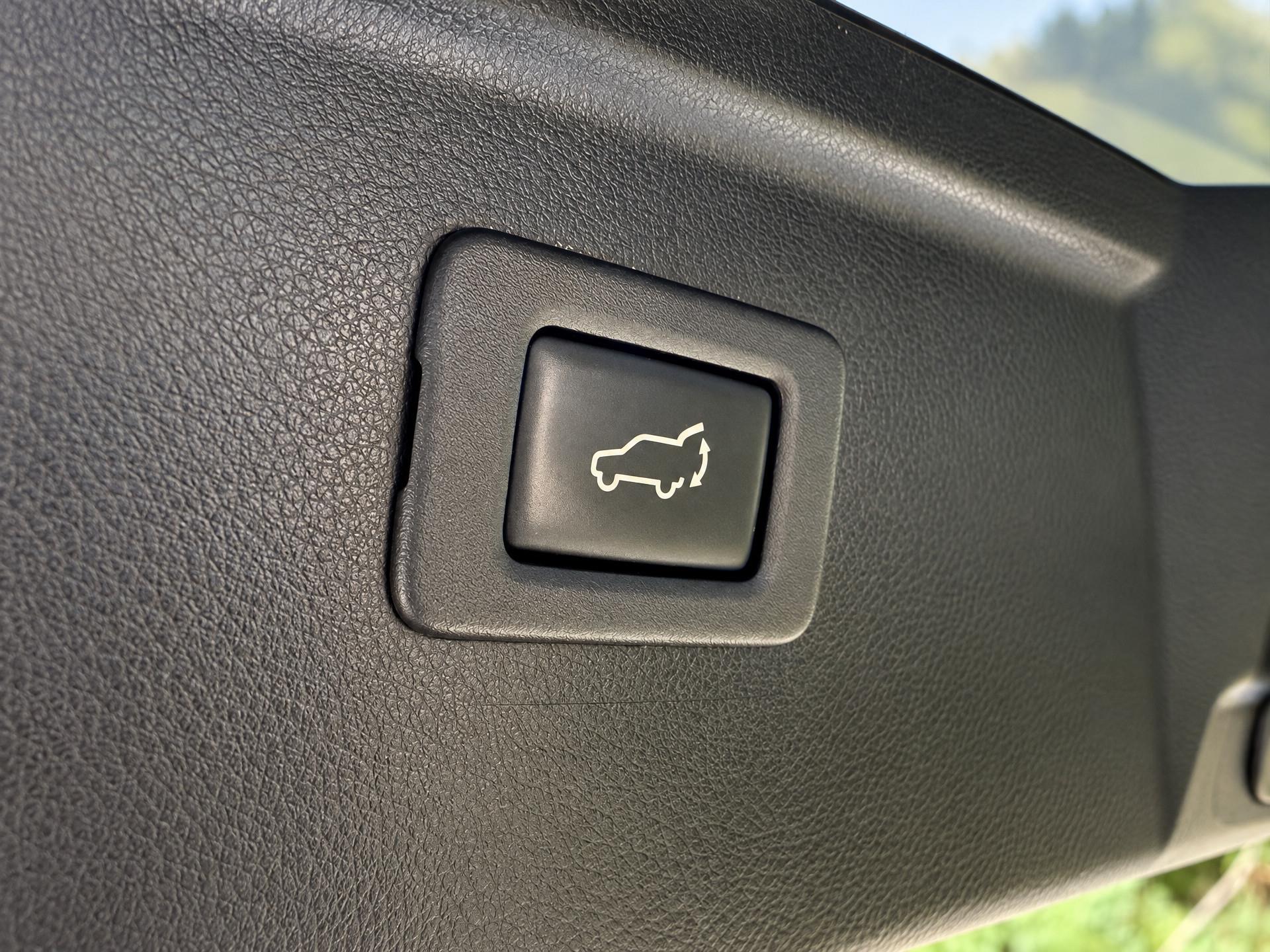 Subaru Outback 4x4 2.5i 2,5 i 129kW rok 2017, 201 219 km, Česko — foto 12 z 53