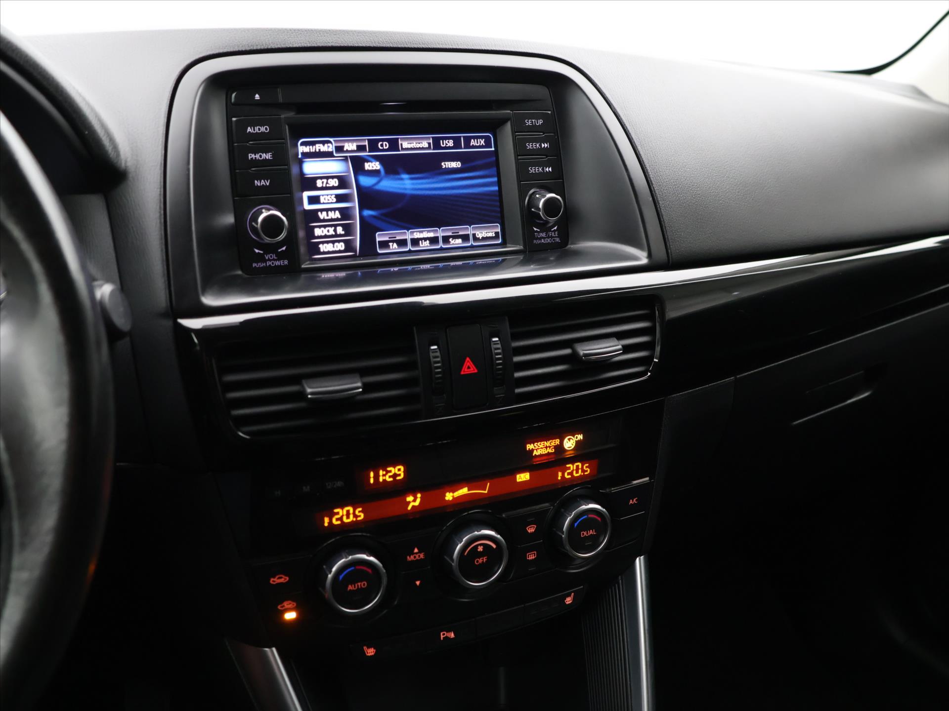 Mazda CX-5 AWD 2,0 118kW rok 2012, 210 545 km, Česko — foto 14 z 34