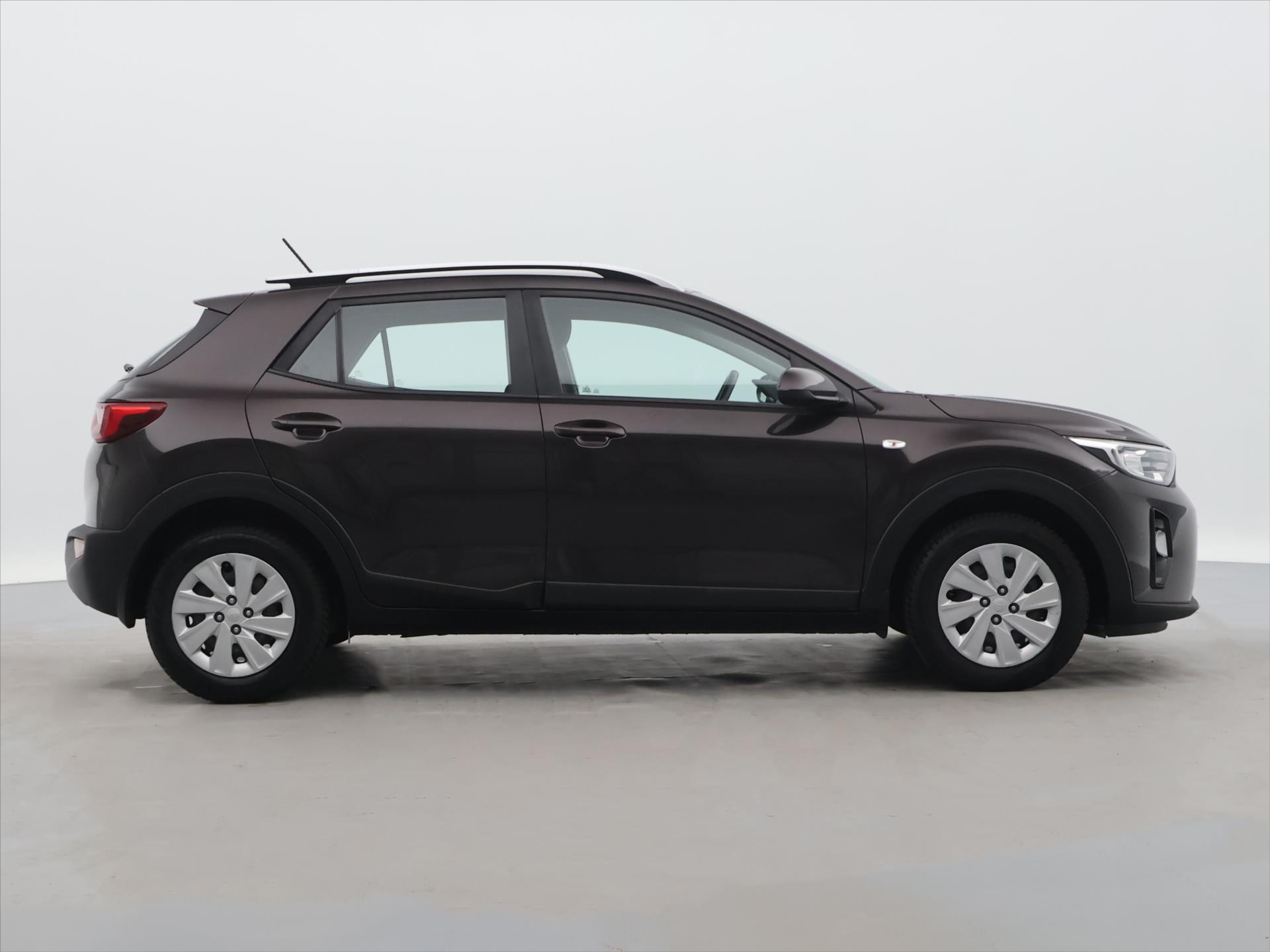 Kia Stonic Cvvt Cz 1,3 61kW automatic rok 2019, 112 927 km, Česko — foto 8 z 41