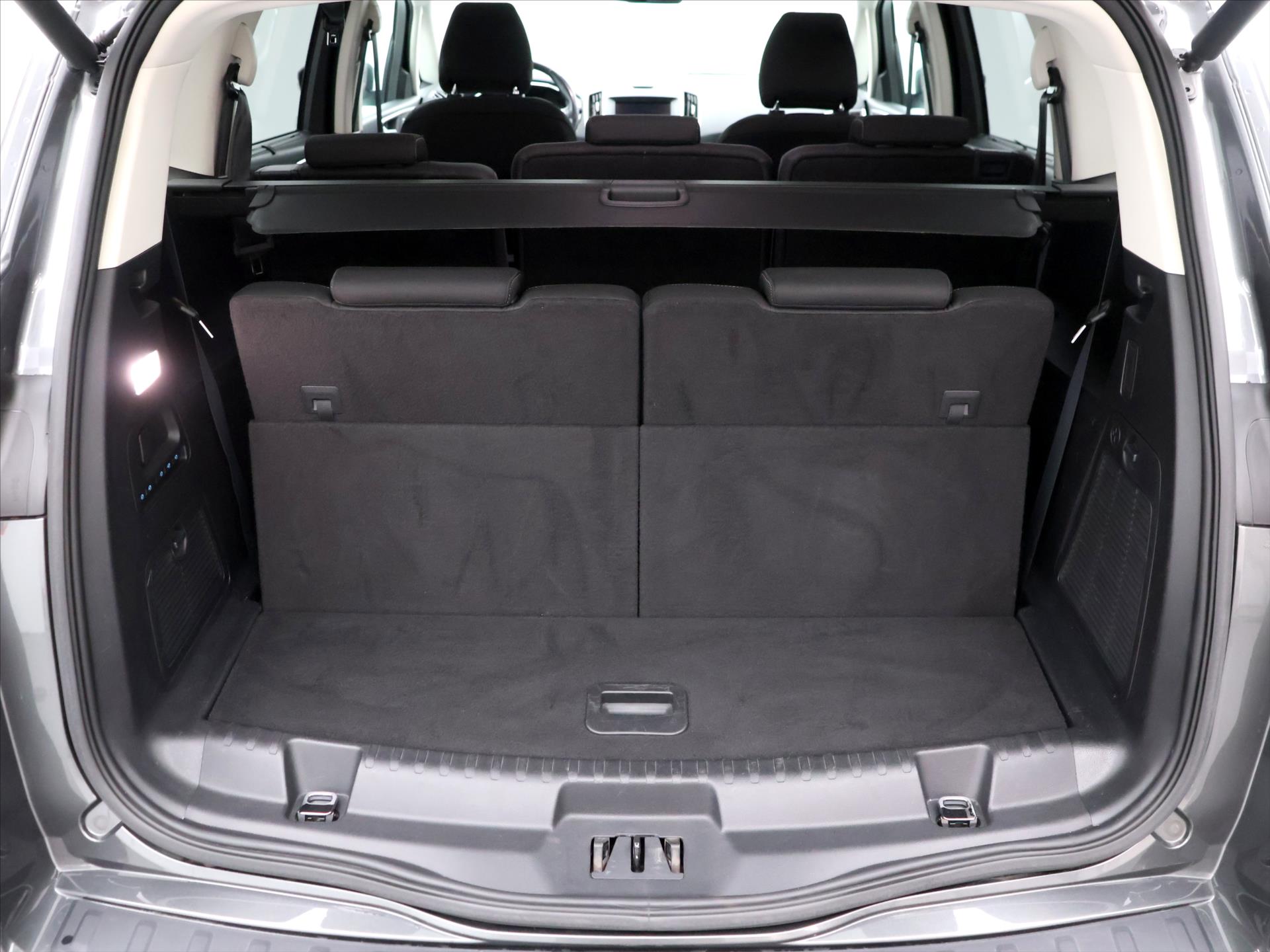 Ford S-max Ci Titanium 2.0 TD 140kW automatic rok 2019, 180 361 km, Česko — foto 10 z 49