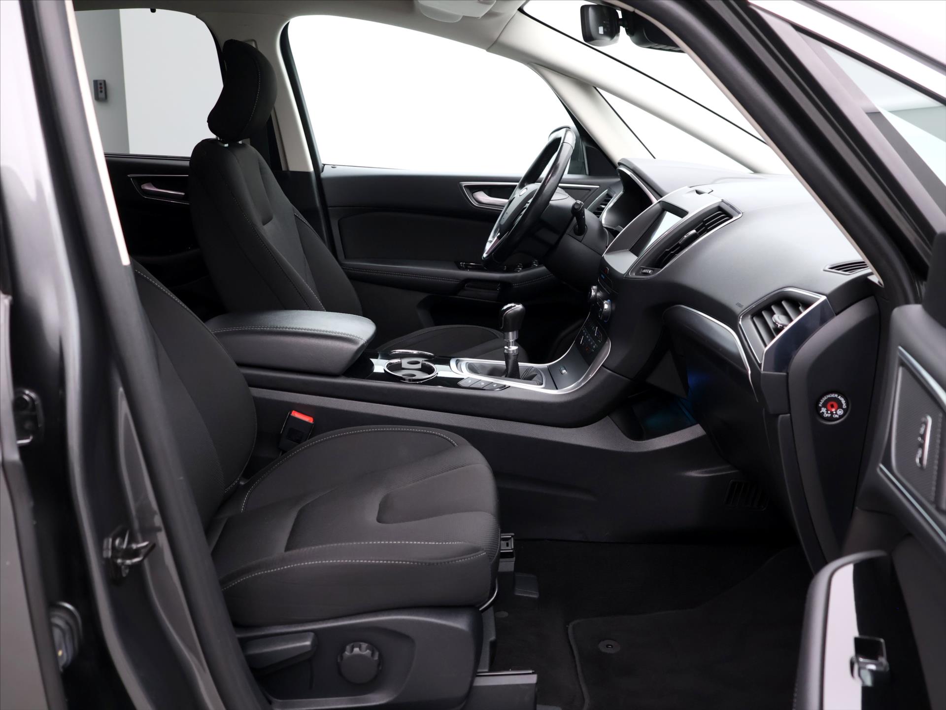 Ford S-max Ci Titanium 2.0 TD 140kW automatic rok 2019, 180 361 km, Česko — foto 12 z 49