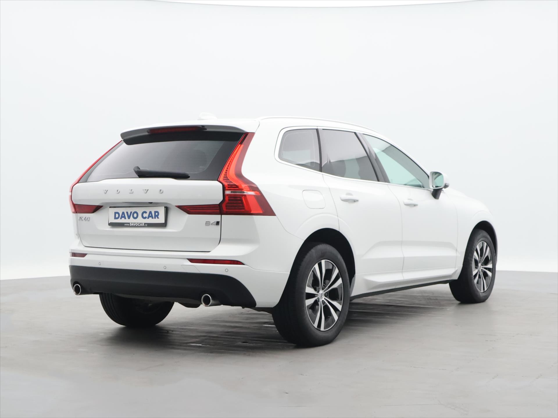 Volvo XC60 AWD 2,0 145kW rok 2021, 123 455 km, Česko — foto 7 z 40