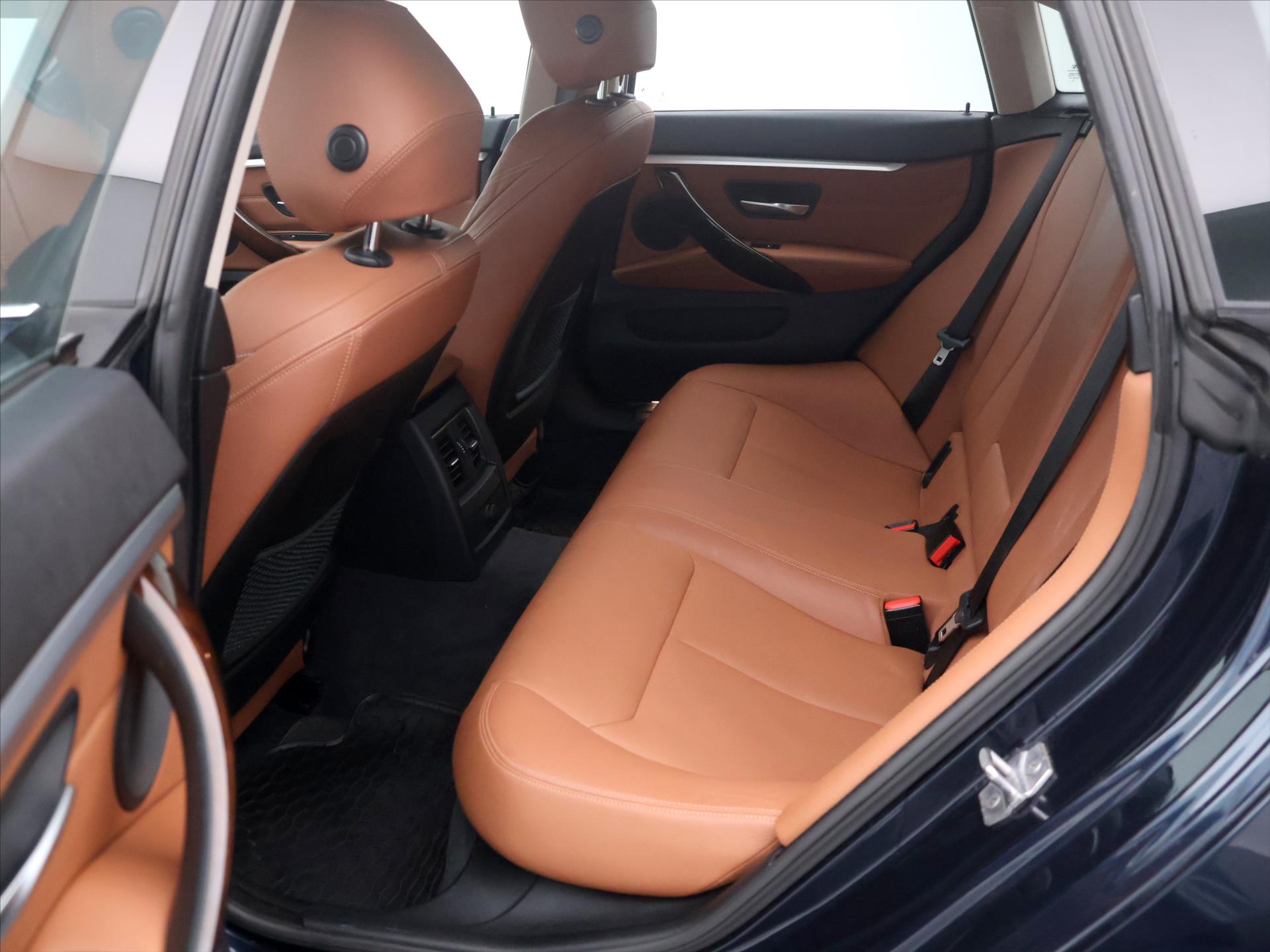 BMW Řada 4 2.0 135KW rok 2017, 190 078 km, Česko — foto 15 z 38