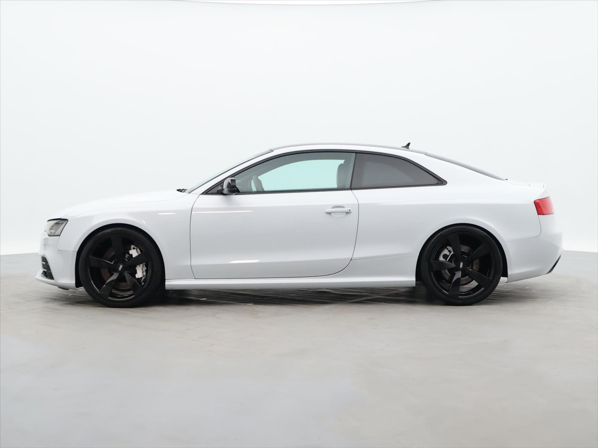 Audi Rs 5 quattro 4,2 FSI 331KW automatic rok 2010, 204 766 km, Česko — foto 4 z 40
