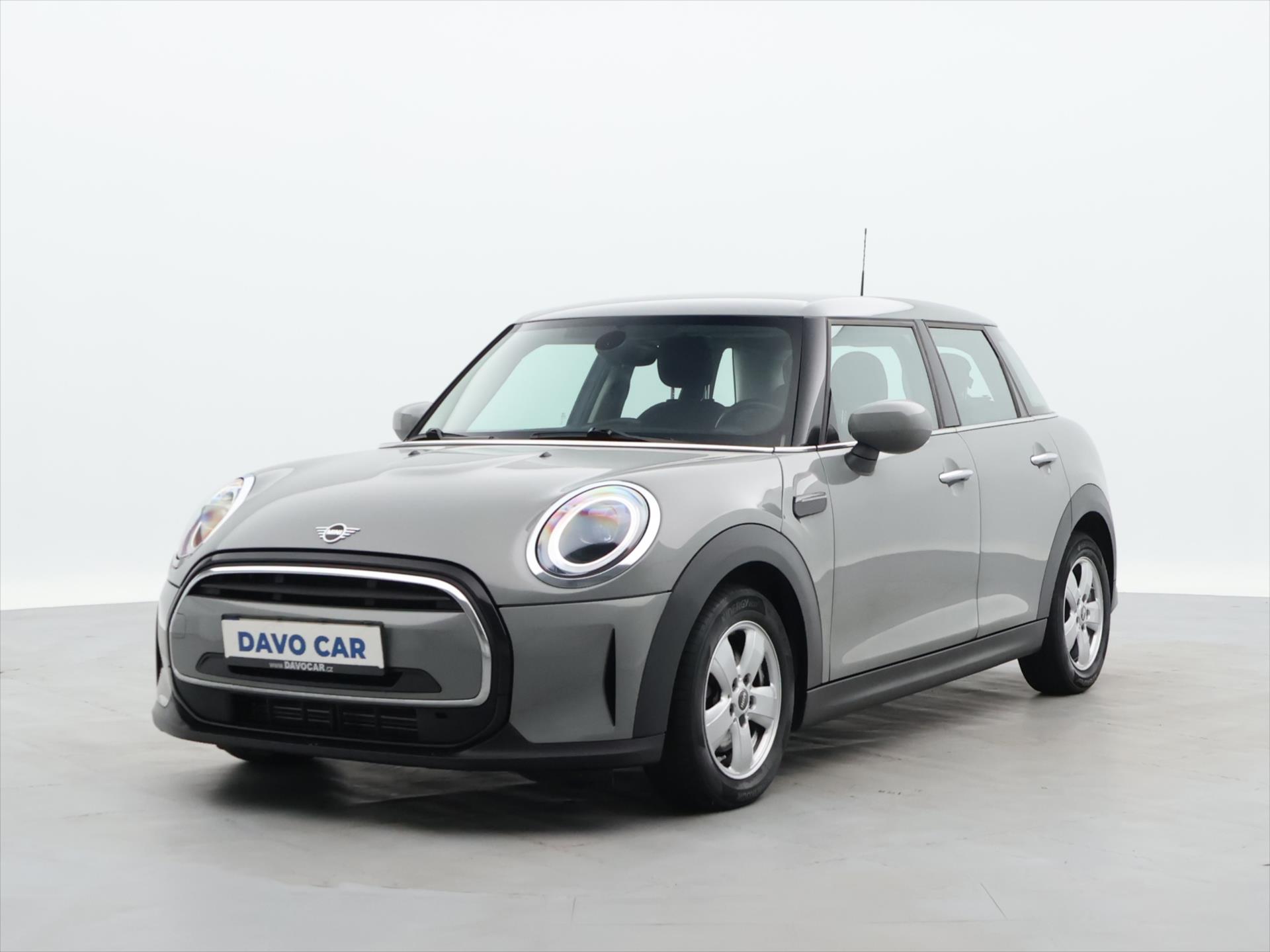 MINI Cooper 1,5 100kW automat rok 2022, 121 463 km, Česko — foto 3 z 40