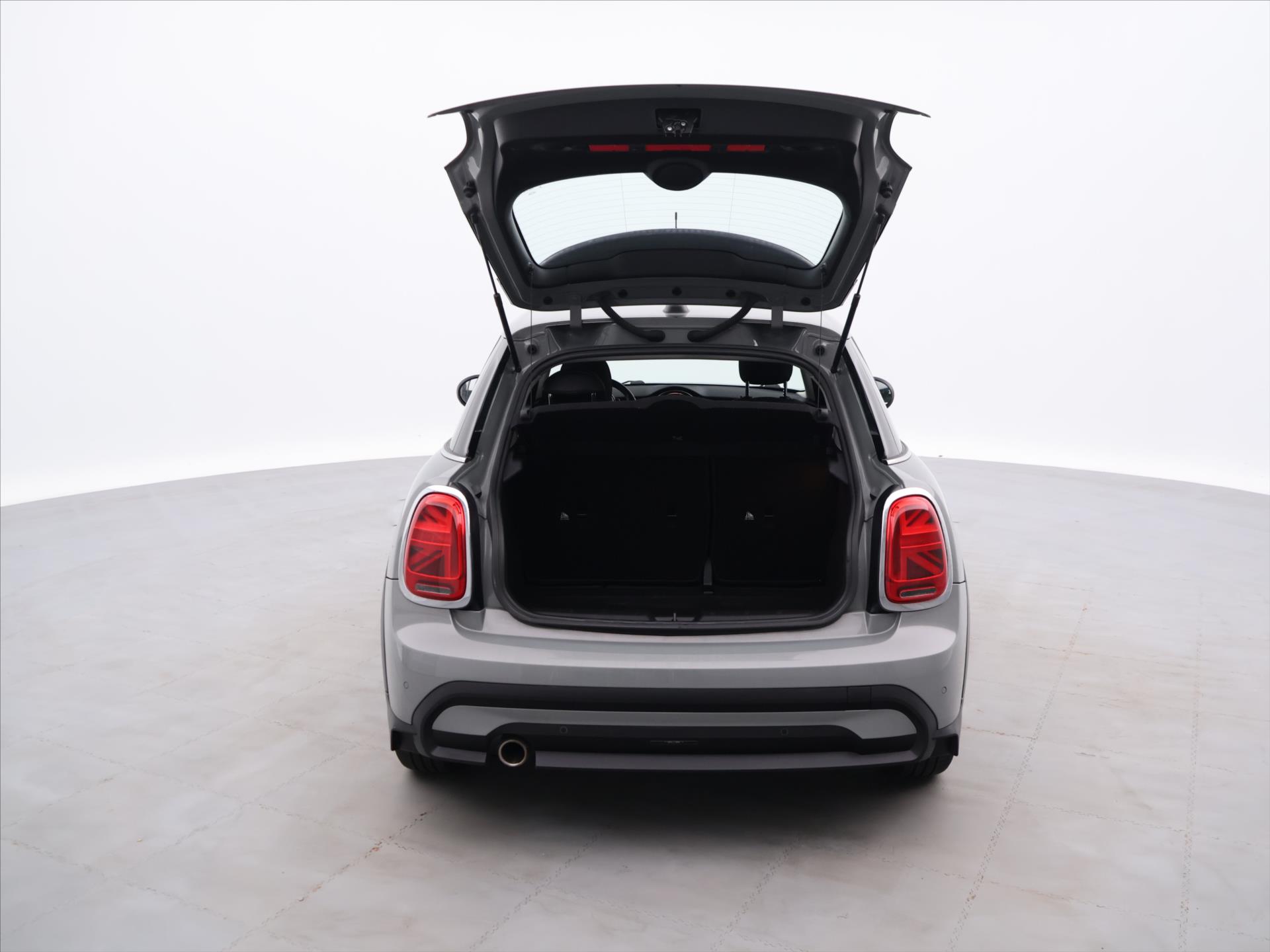 MINI Cooper 1,5 100kW automat rok 2022, 121 463 km, Česko — foto 9 z 40