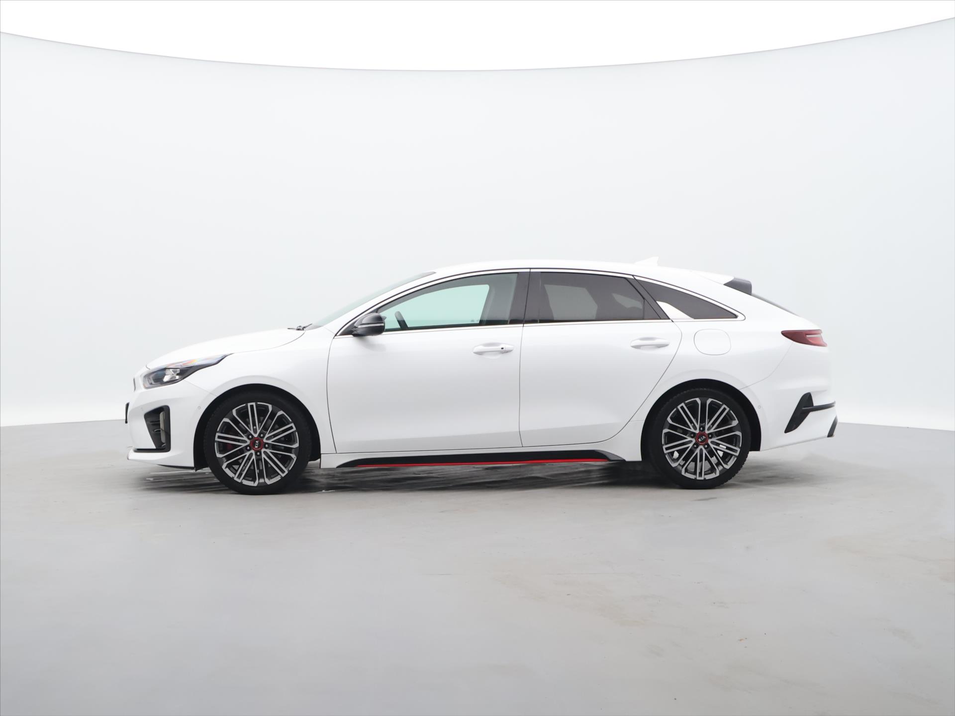 Kia ProCeed 1,6 T-GDI 150kW automatic rok 2019, 33 311 km, Česko — foto 4 z 35