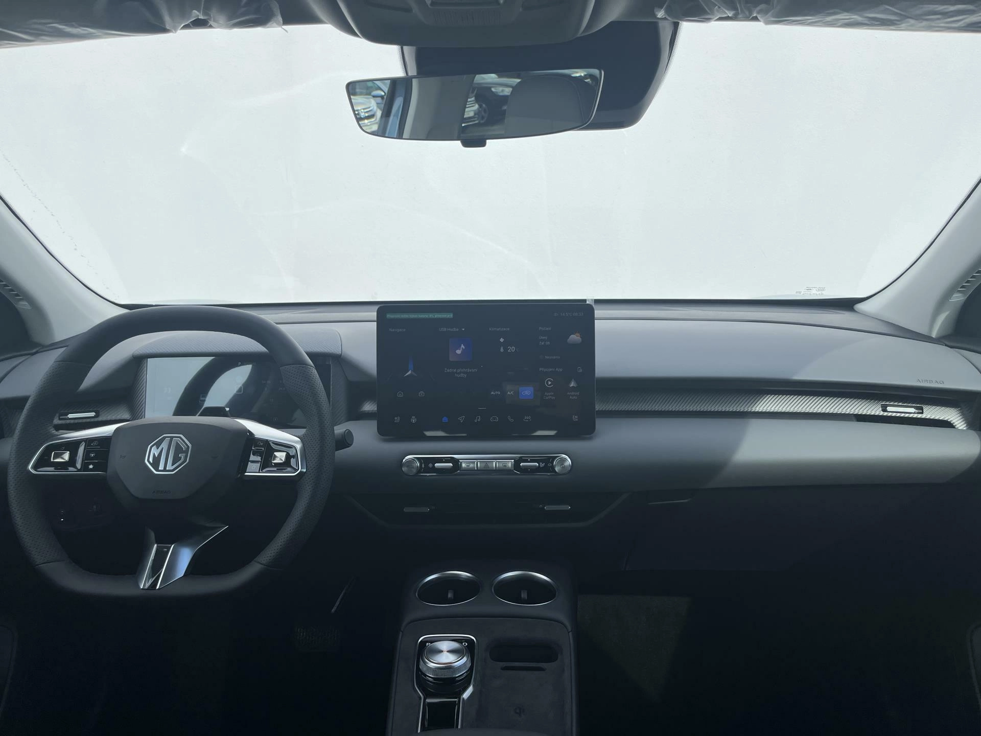 MG MGS5 170 kW automat, 10 000 km, Česko — foto 6 z 24
