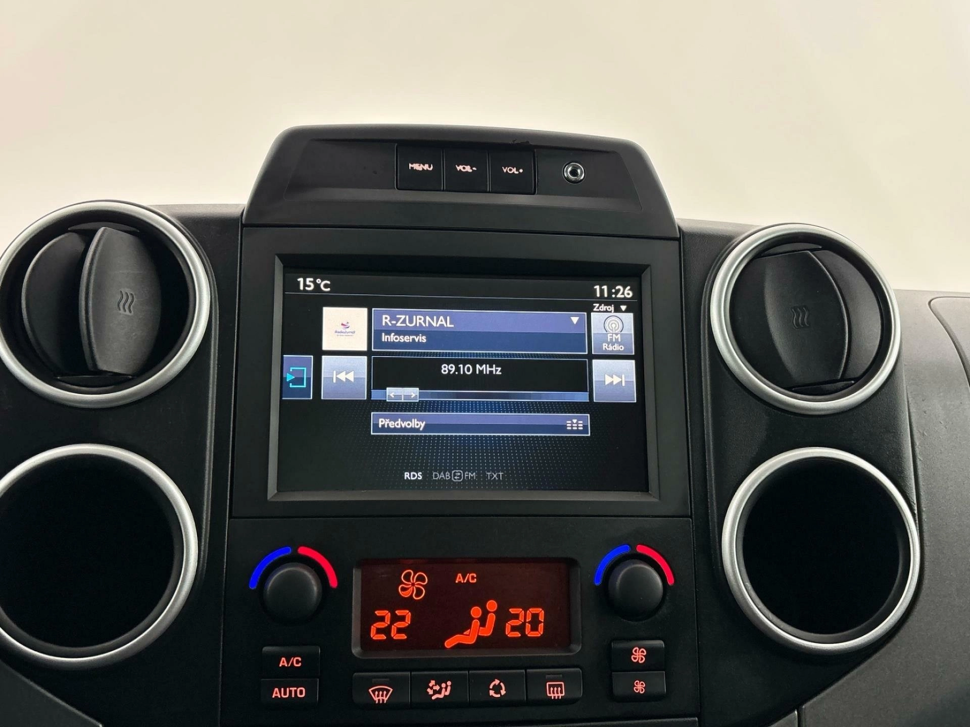 Peugeot Partner PureTech 1.2 1,2 81 kW manual rok 2016, 144 614 km, Česko — foto 12 z 31