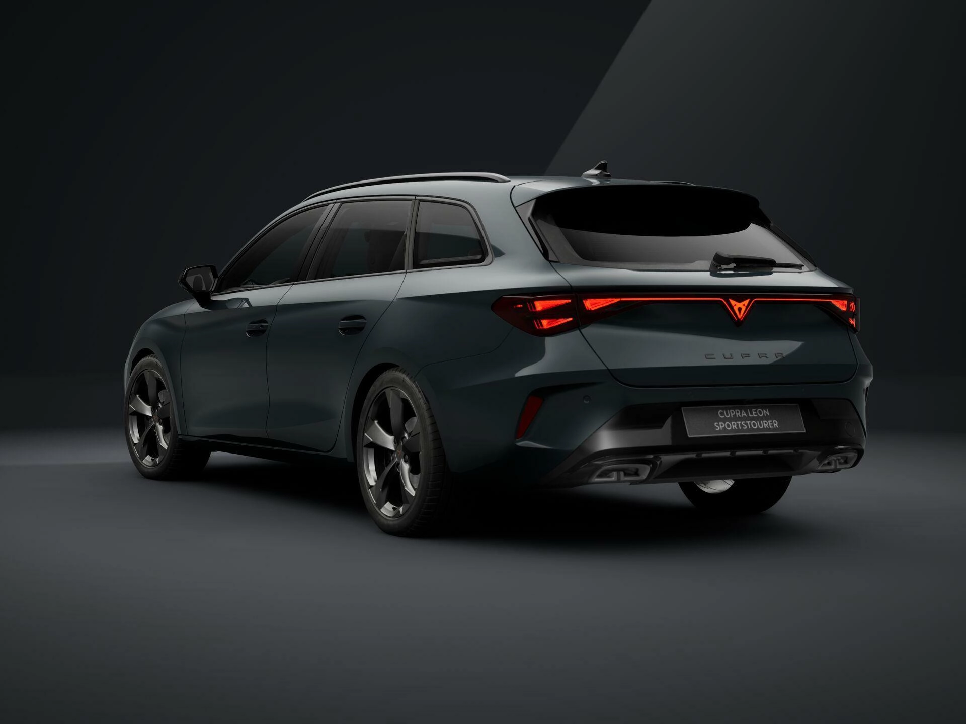 Cupra Leon eTSi Sp 1.5 1,5 110 kW automat, Česko — foto 4 z 28