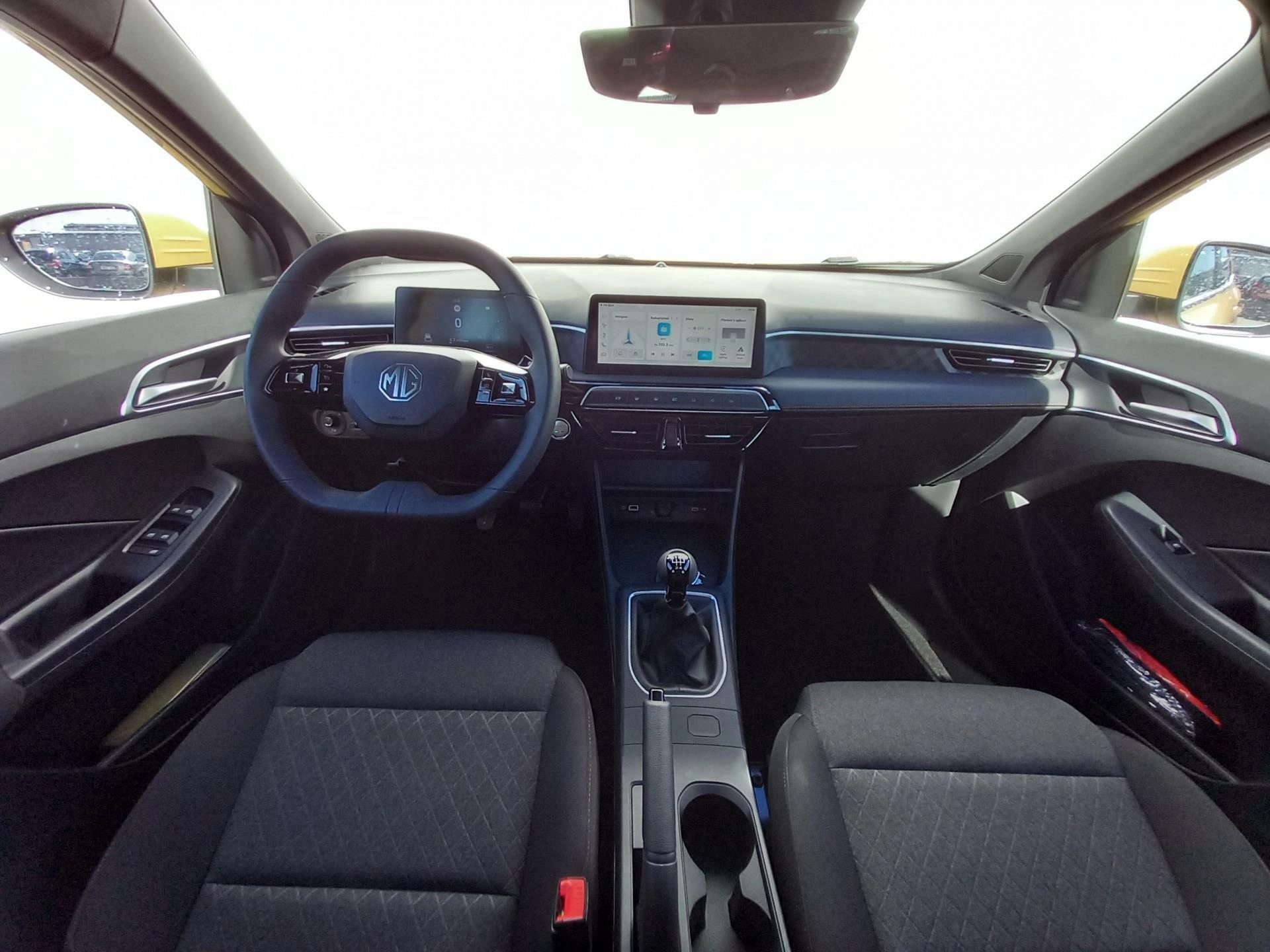 MG MG3 1.5 1,5 85 kW manual, 5 000 km, Česko — foto 6 z 23
