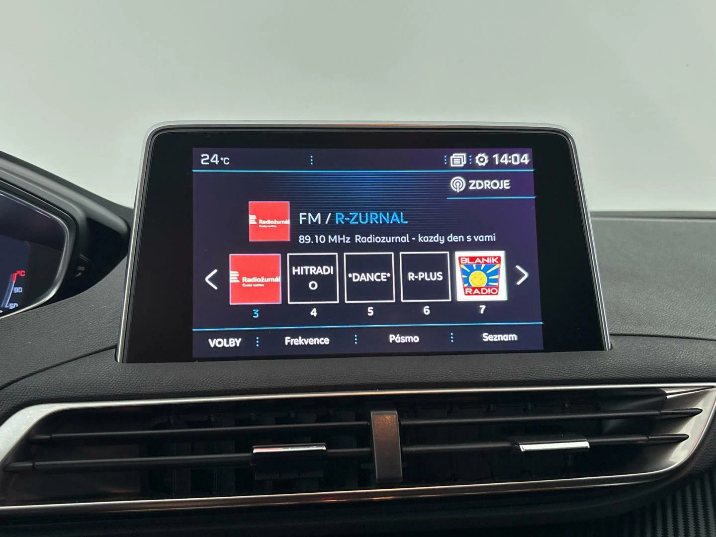Peugeot PureTech Active 1.2 1,2 96 kW manual rok 2019, 65 144 km, Česko — foto 12 z 31