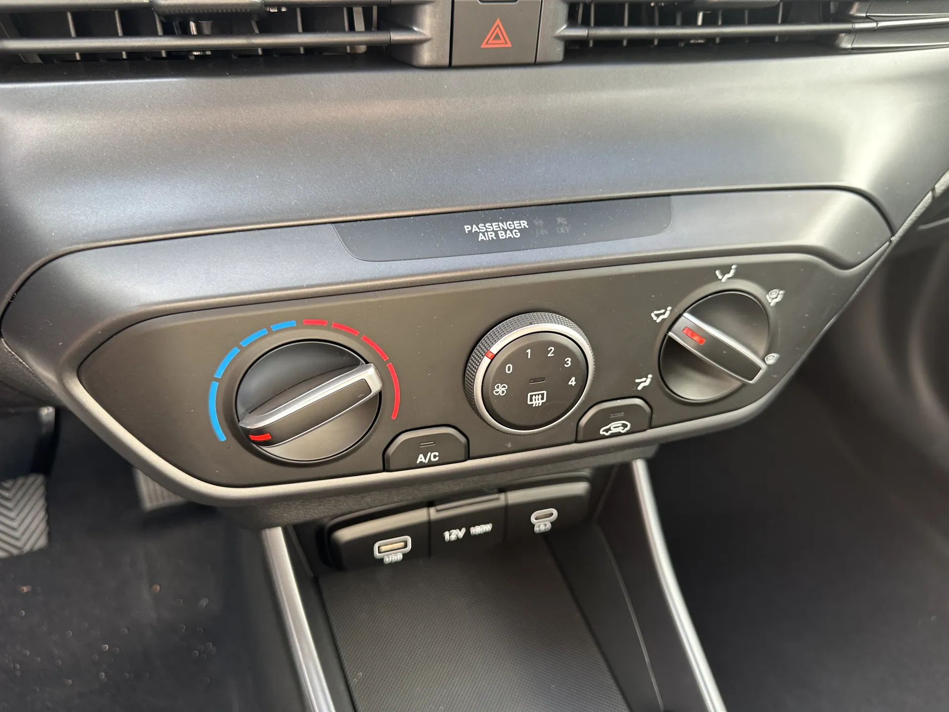 Hyundai 66 kW manual, Česko — foto 10 z 22