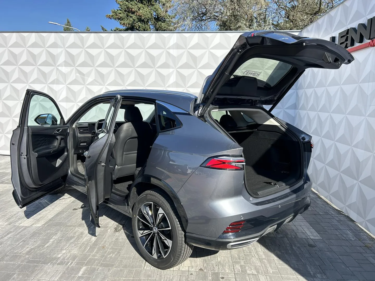 MG Osobní Hs 165 kW automat, Česko — foto 3 z 10