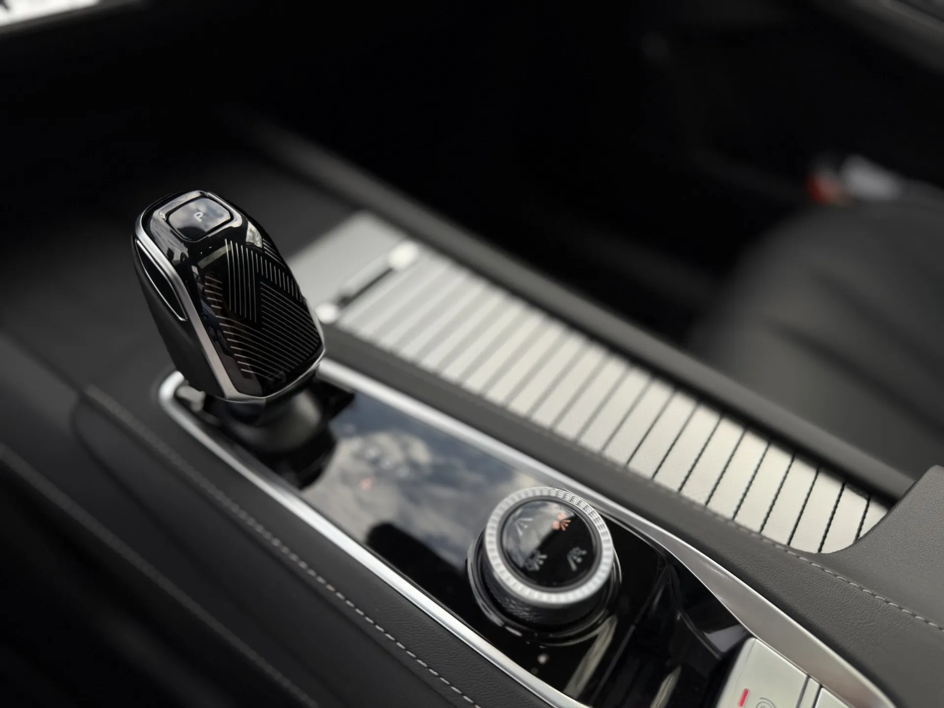 MG MGS9 PHEV 220 kW automat, Česko — foto 11 z 20