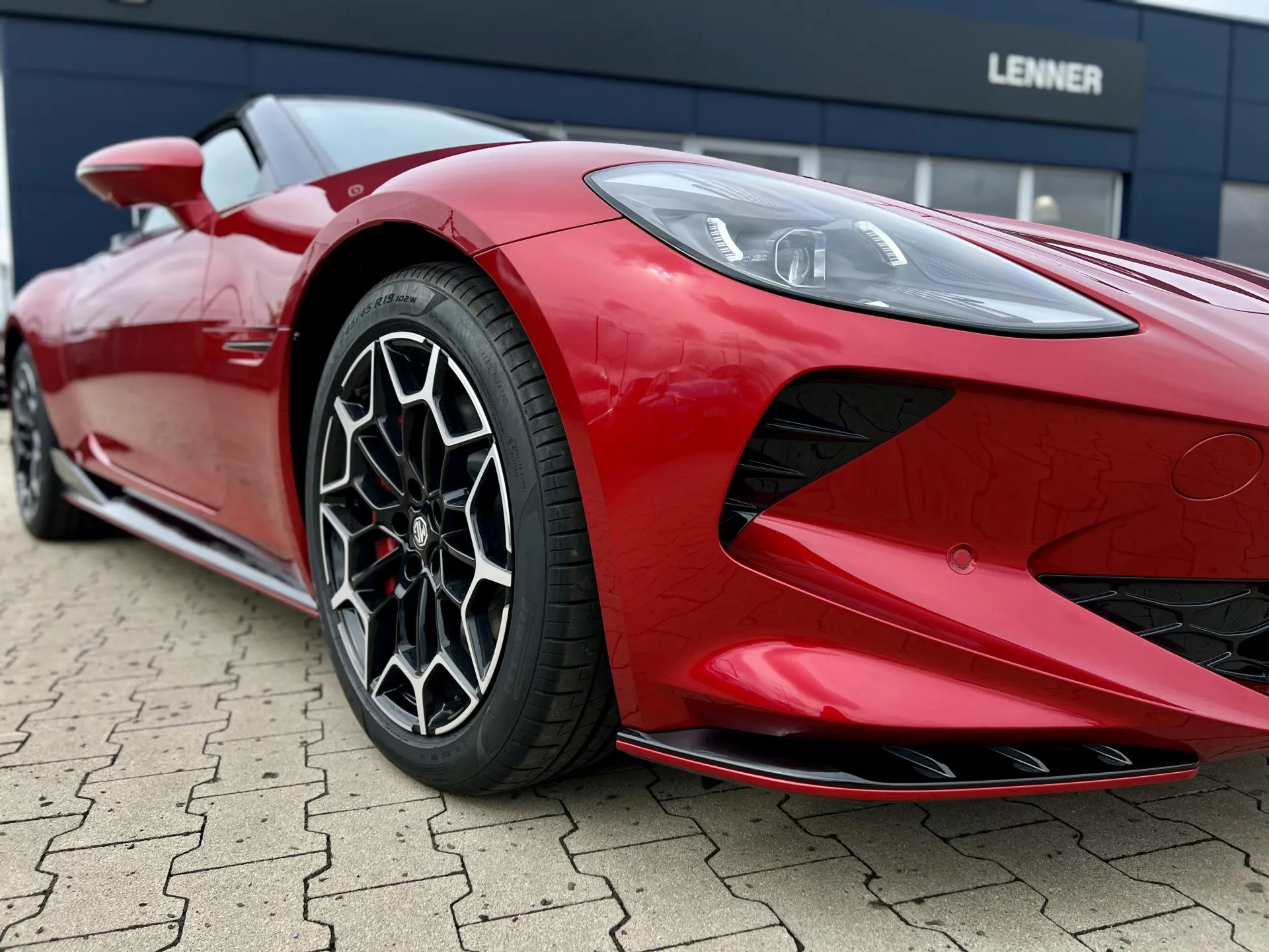 MG Osobní Cyberster 375 kW automat, Česko — foto 4 z 9