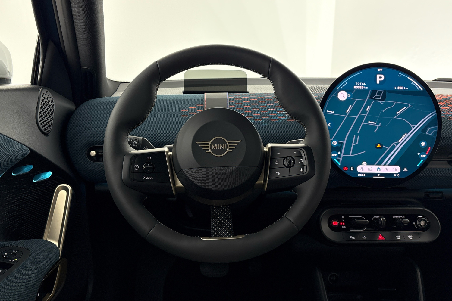 MINI Aceman E 184 kW automatic, 23 km, Česko — foto 12 z 14