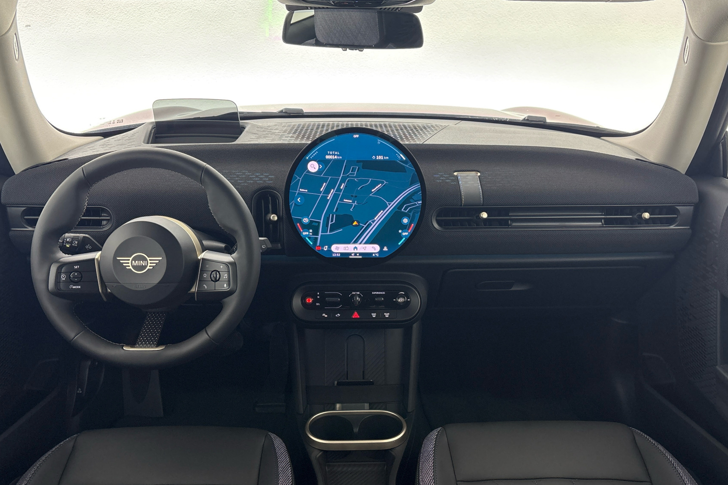 MINI Cooper C 156 kW automatic, 13 km, Czech Republic — foto 7 z 14