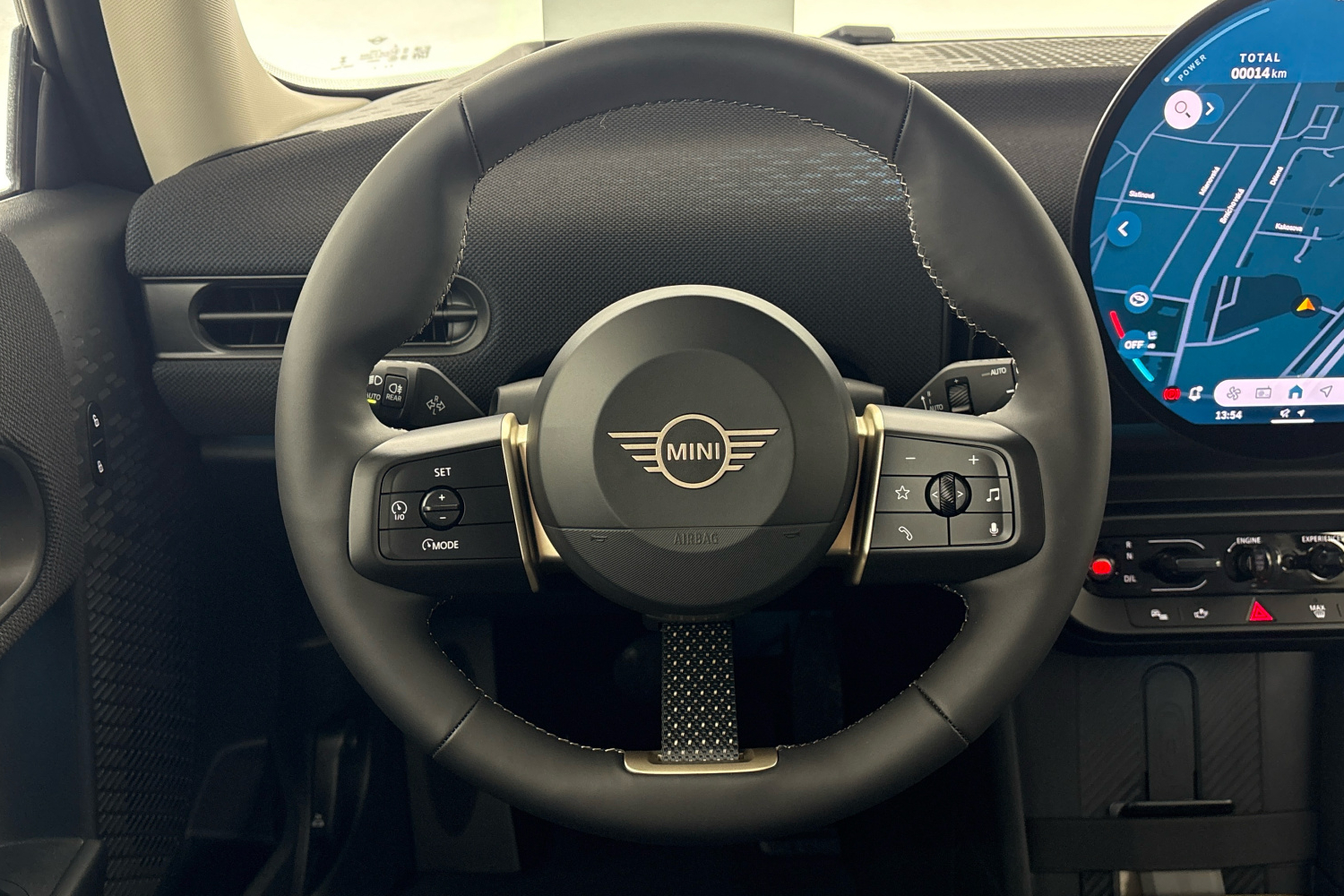 MINI Cooper C 156 kW automatic, 13 km, Czech Republic — foto 8 z 14