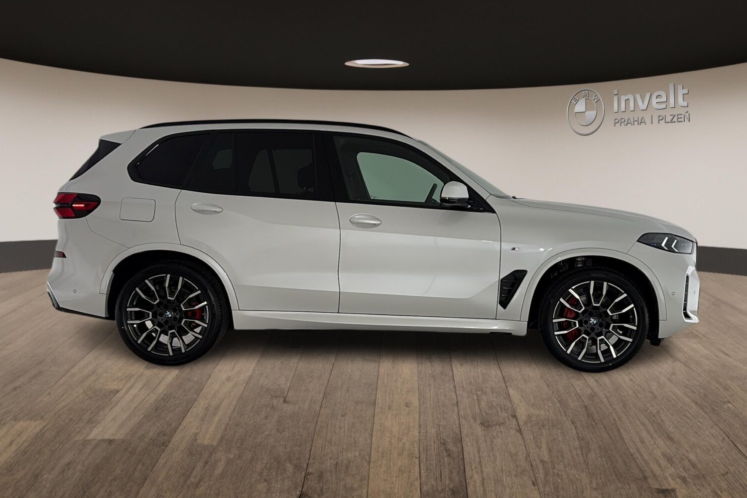 BMW x5 381 kW automatic, 10 500 km, Česko — foto 2 z 60
