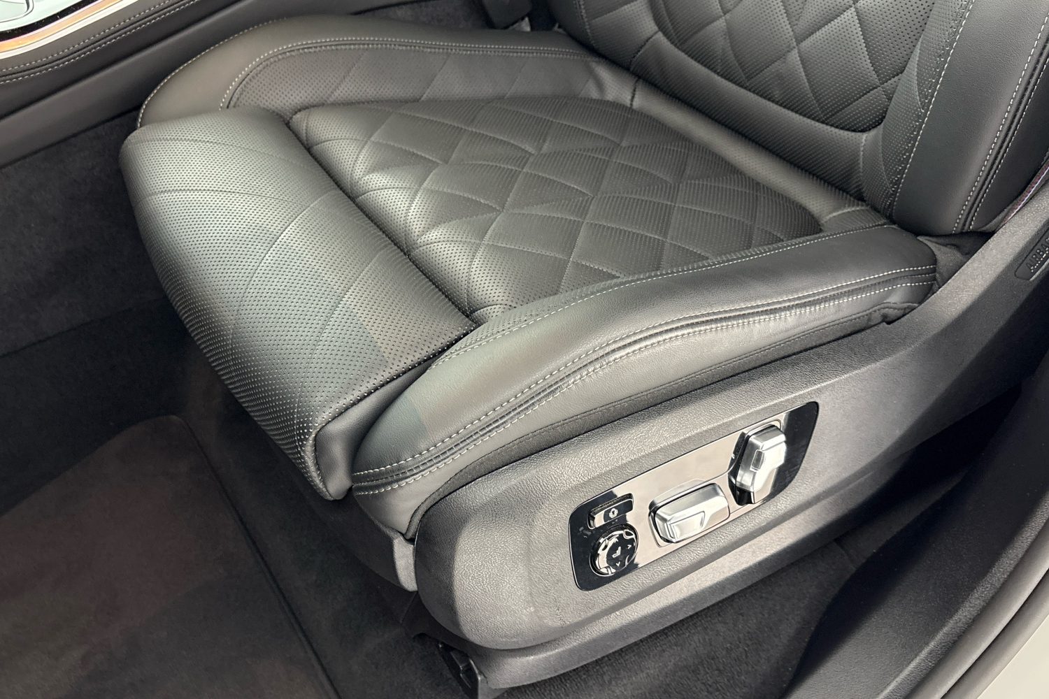 BMW x5 381 kW automatic, 10 500 km, Česko — foto 7 z 60