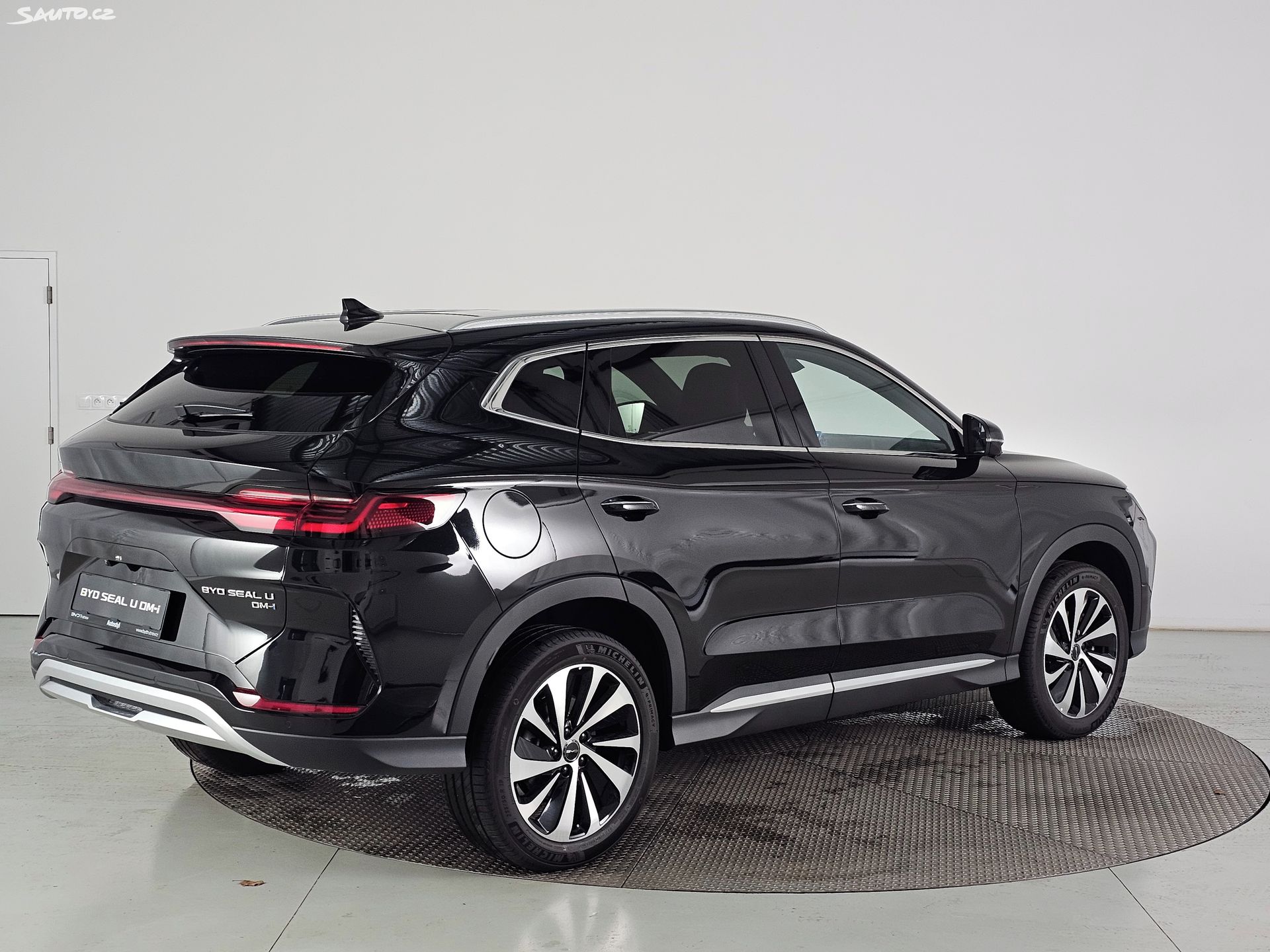 Vozy Seal U Plug-in 4x4 1,5 238 kW automat, 1 000 km, Česko — foto 12 z 58