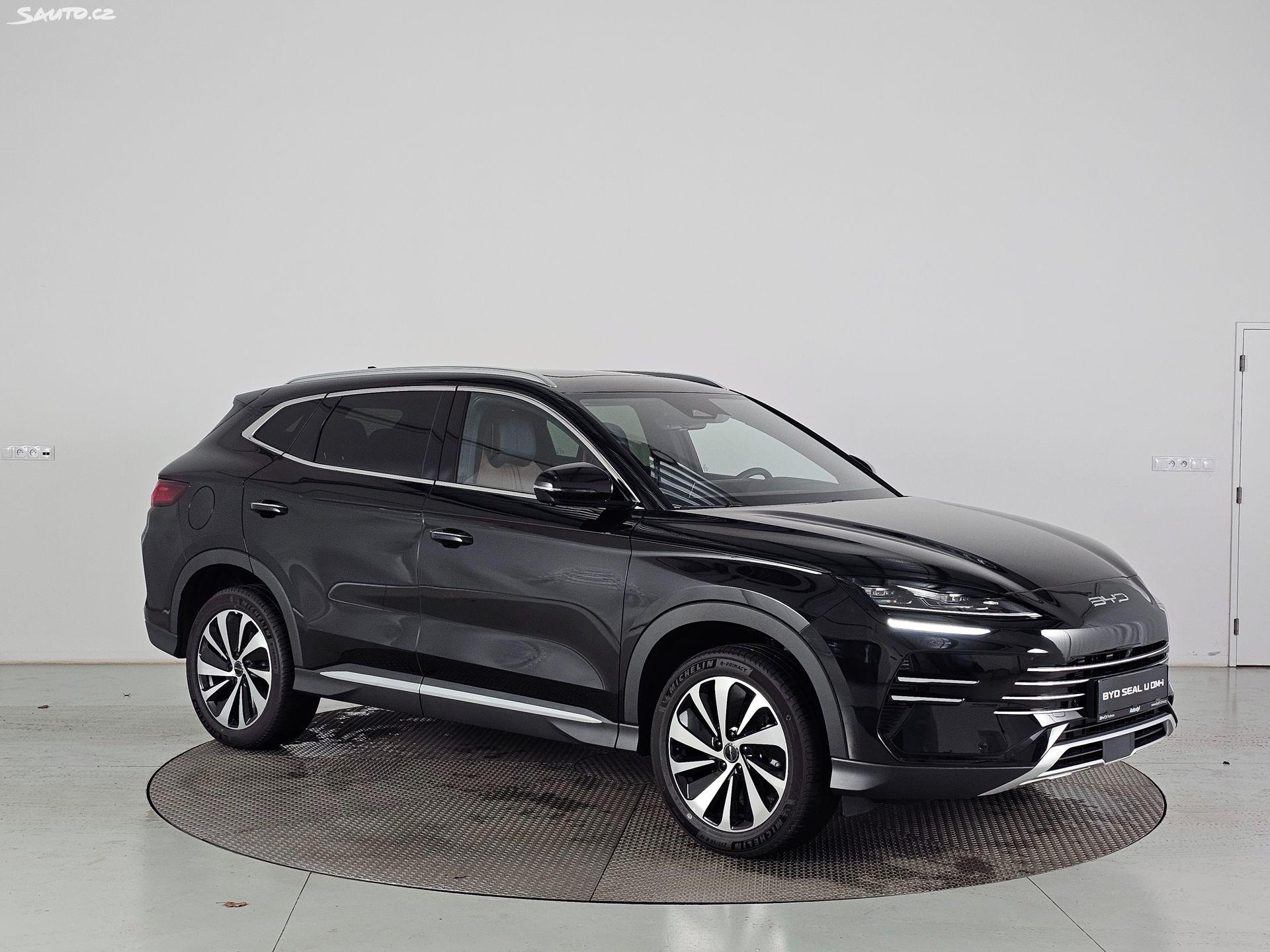 Vozy Seal U Plug-in 4x4 1,5 238 kW automat, 1 000 km, Česko — foto 16 z 58
