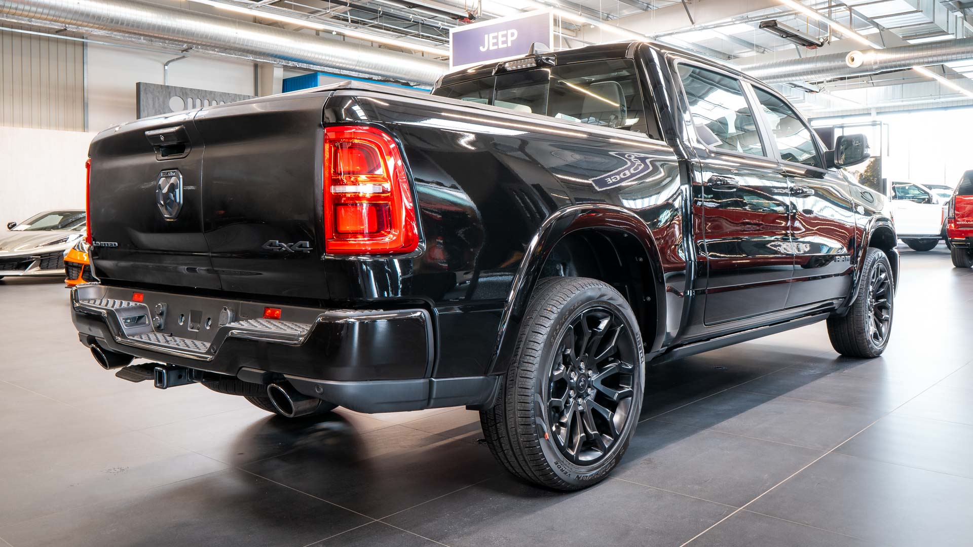 RAM Night Edition 49 5.7 291 kW automat rok 2026, Česko — foto 9 z 45