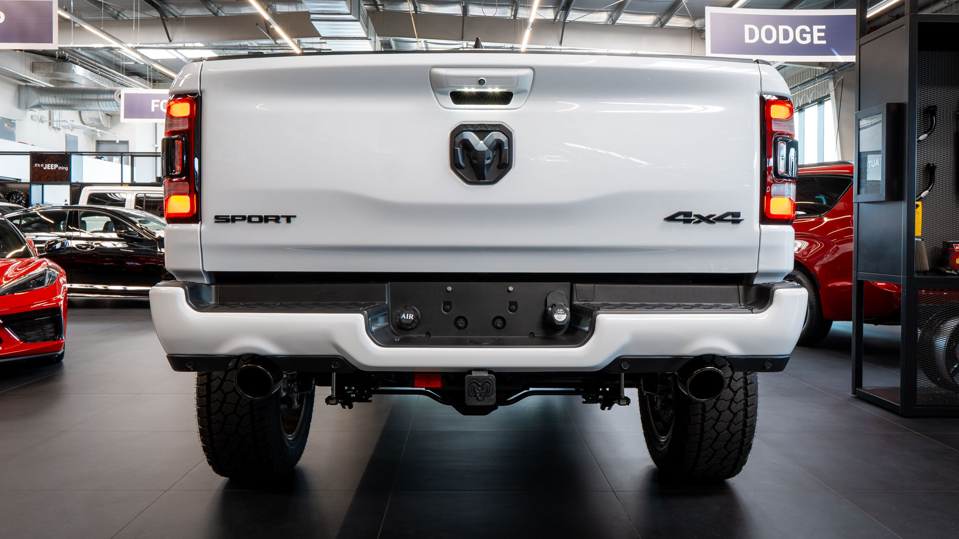 RAM Sport 12 5.7 282 kW automat rok 2026, Česko — foto 4 z 35