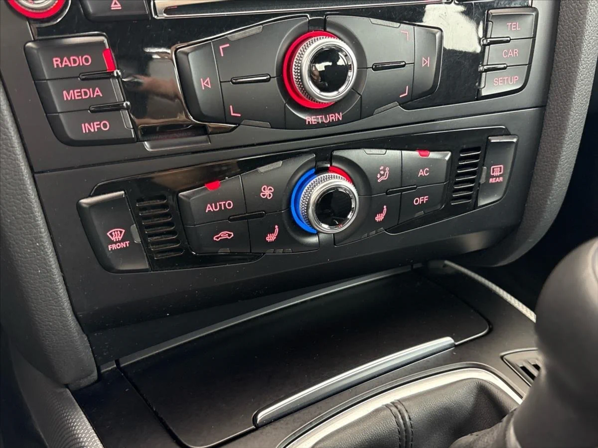 Audi Ojete a5 4x4 TDI 180 kW manuál rok 2012, 101 399 km, Česko — foto 15 z 35