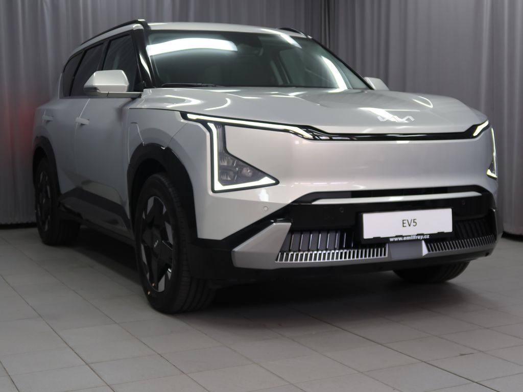 Kia EV5 50 kW automat rok 2026, 10 000 km, Česko — foto 2 z 14