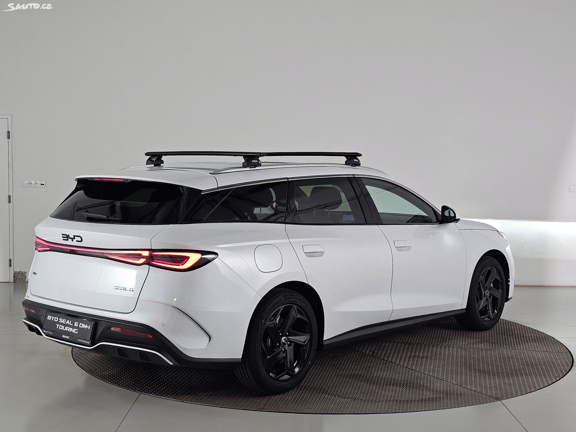Vozy Seal 6 1,5 209 kW automatic, Česko — foto 12 z 60