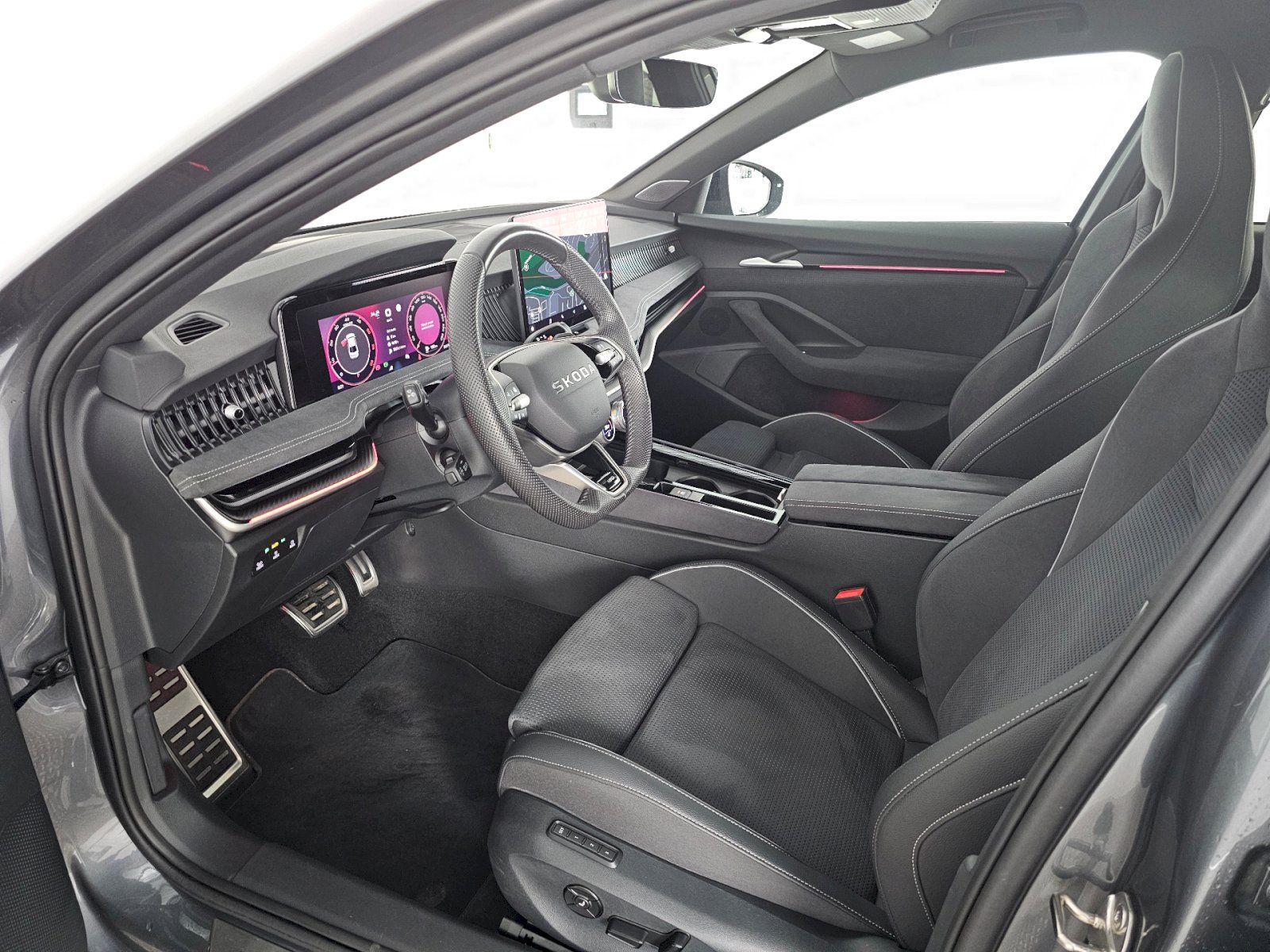 Vozy Superb 4X4 2.0 TDI 2.0TDi 142kW automat, 25 050 km, Česko — foto 14 z 60
