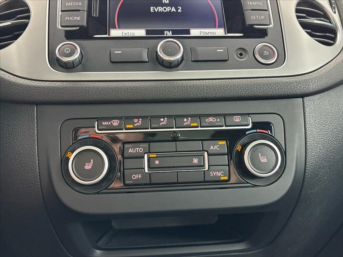 Volkswagen Ojete Tiguan 4x4 2.0 TDI 7dsg 130 kW rok 2013, 219 370 km, Česko — foto 15 z 41