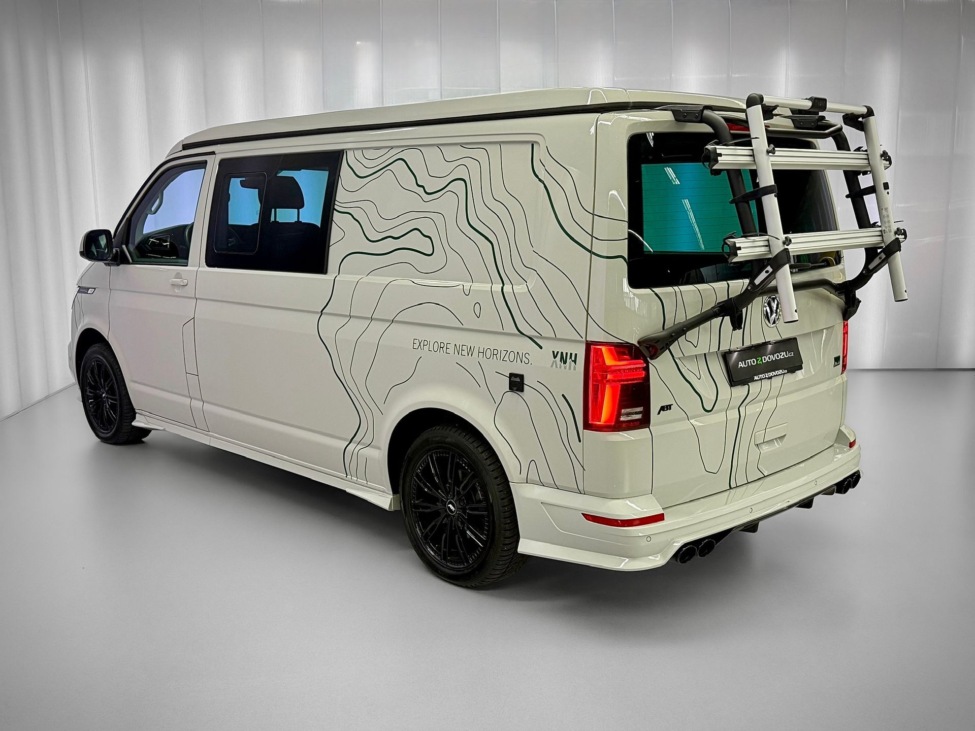 Volkswagen Transporter Camper Xnh 2.0TDI DSG 110 kW rok 2024, 12 600 km, Česko — foto 6 z 35