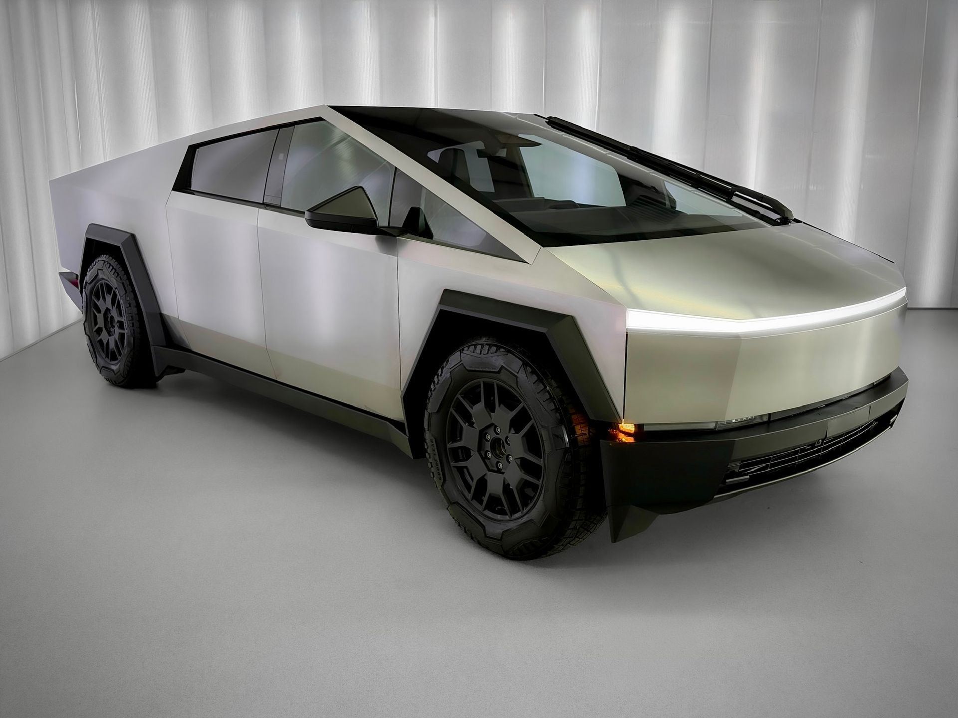 Tesla Cybertruck Awd Foundation 438 KW automat rok 2024, 610 km, Česko — foto 3 z 36