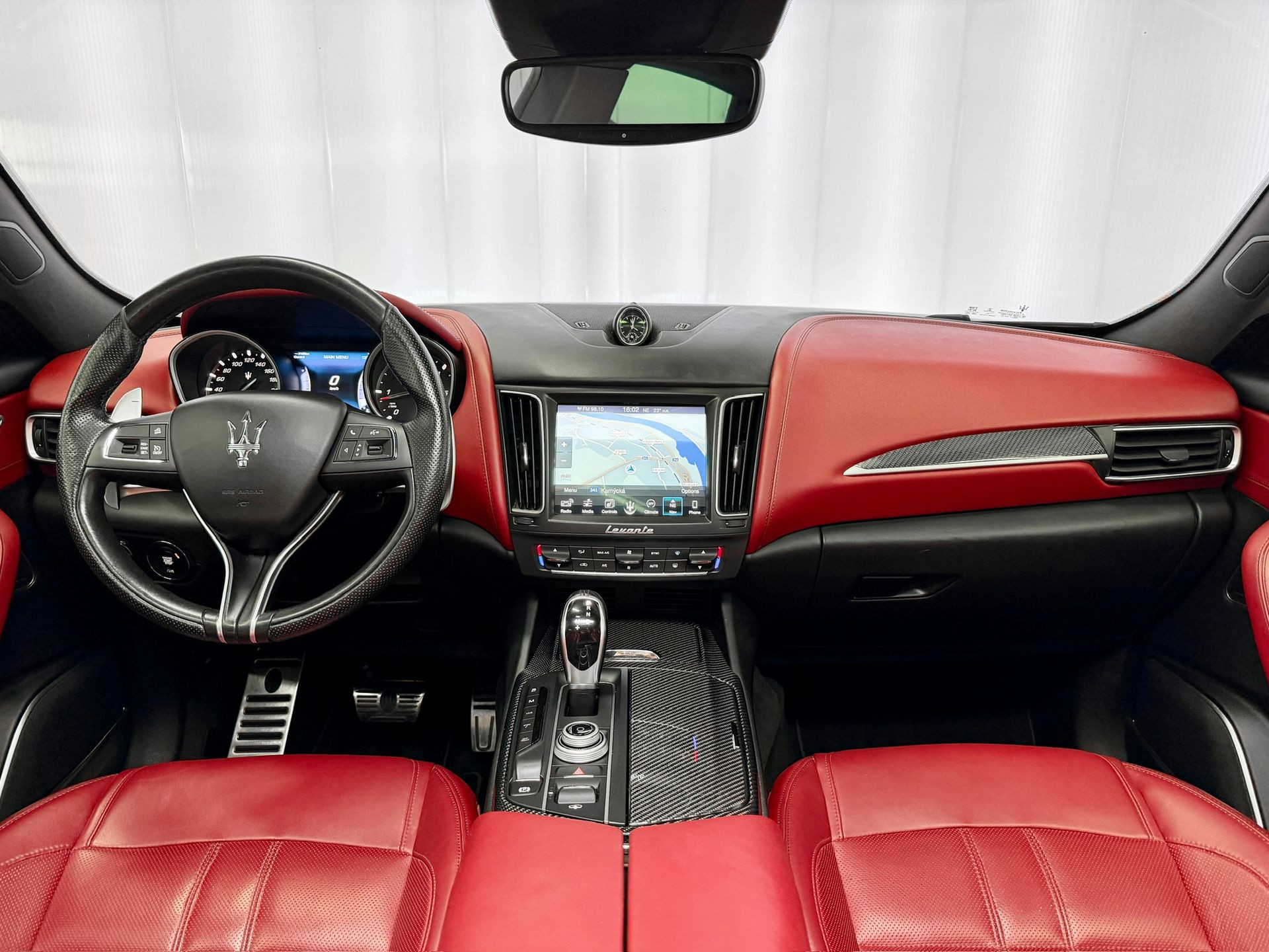 Maserati Levante v6 3,0 202 kW automat rok 2017, 98 335 km, Česko — foto 8 z 32