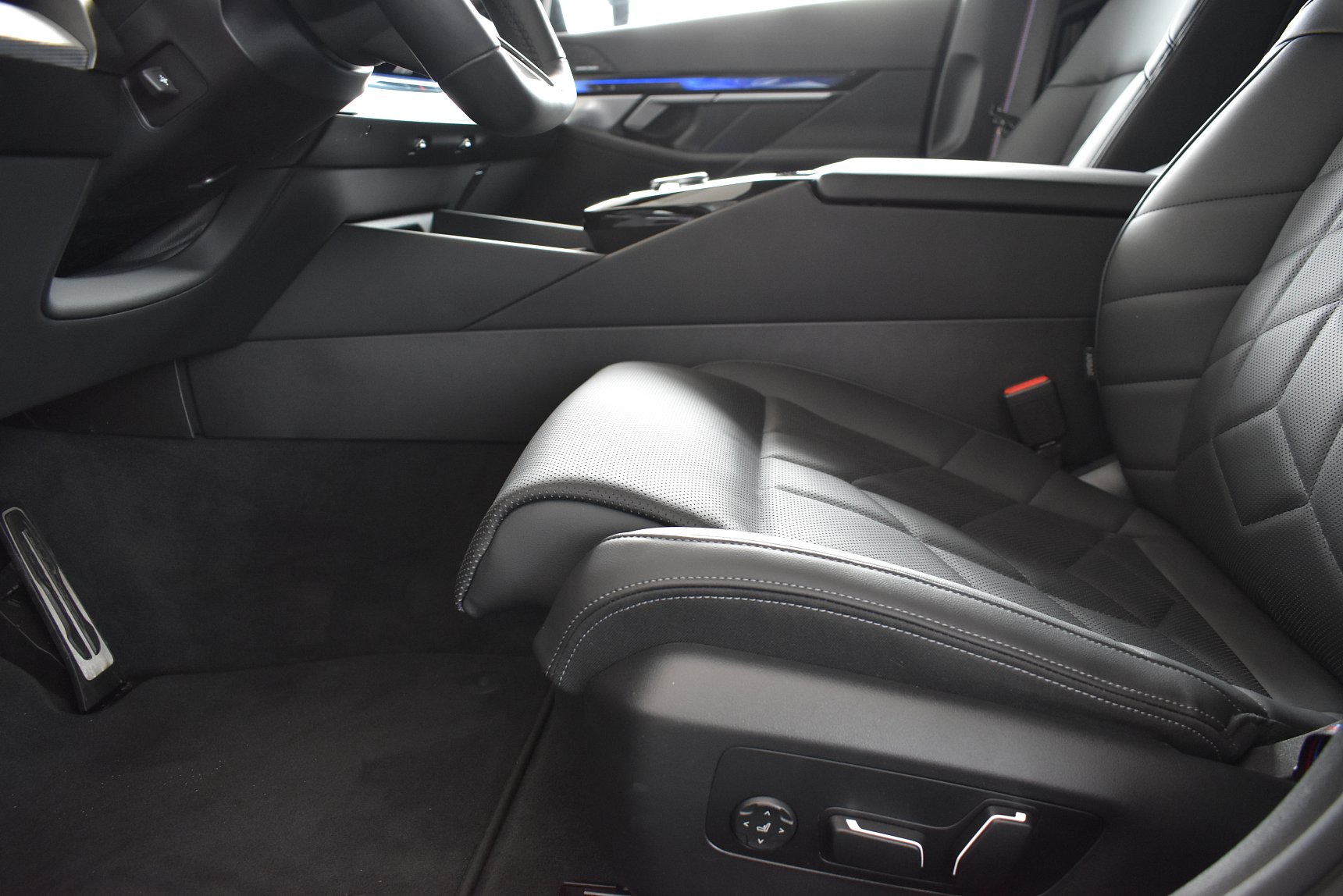 BMW Řada 5 xDrive 286 kW automat, 12 500 km, Česko — foto 13 z 60