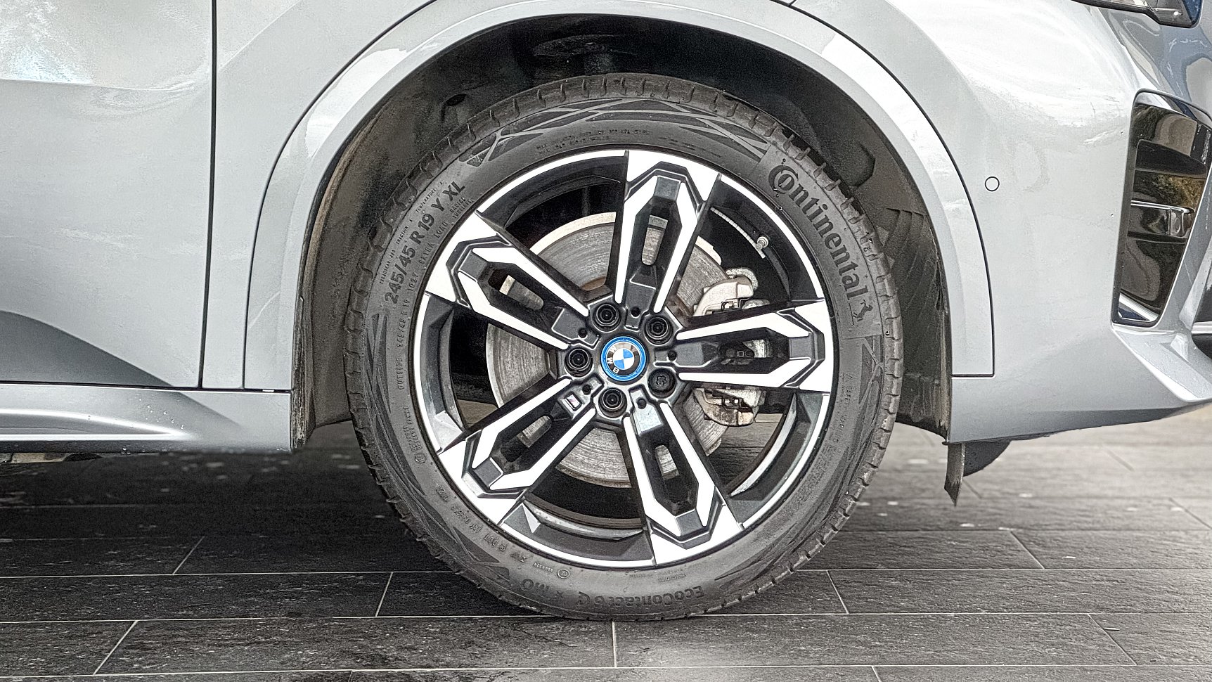 BMW iX2 306 kW automat, 23 000 km, Česko — foto 4 z 60