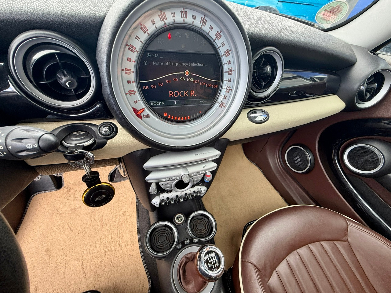 MINI Clubman Cooper 1.6t 128 kW, Česko — foto 15 z 32