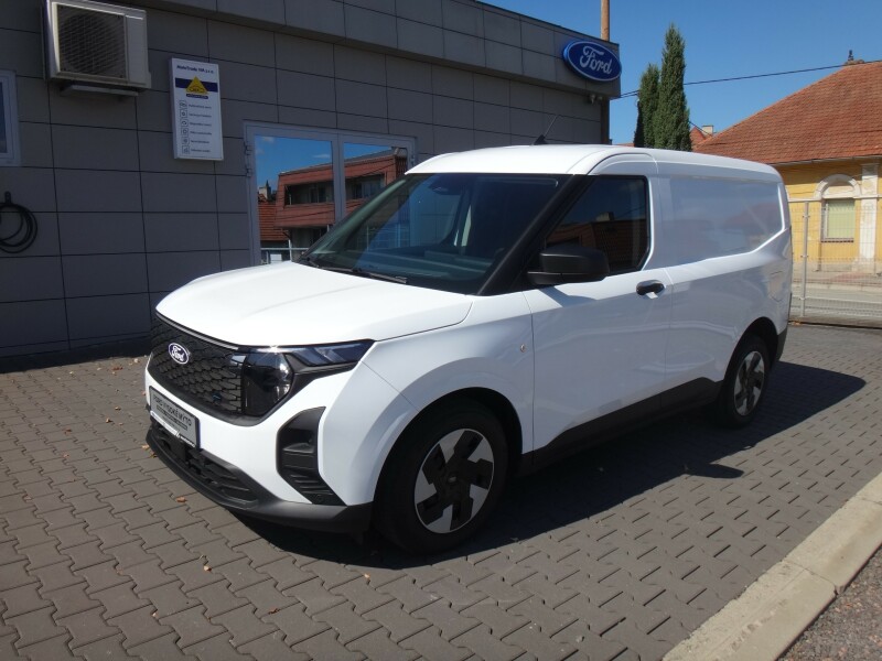 Ford Transit Courier E-Transit, Česko — foto 2 z 60