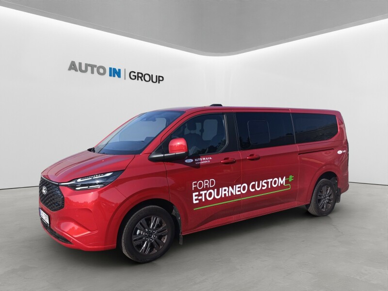 Ford Tourneo Custom 64 kWh 160 kW, Česko — foto 2 z 29